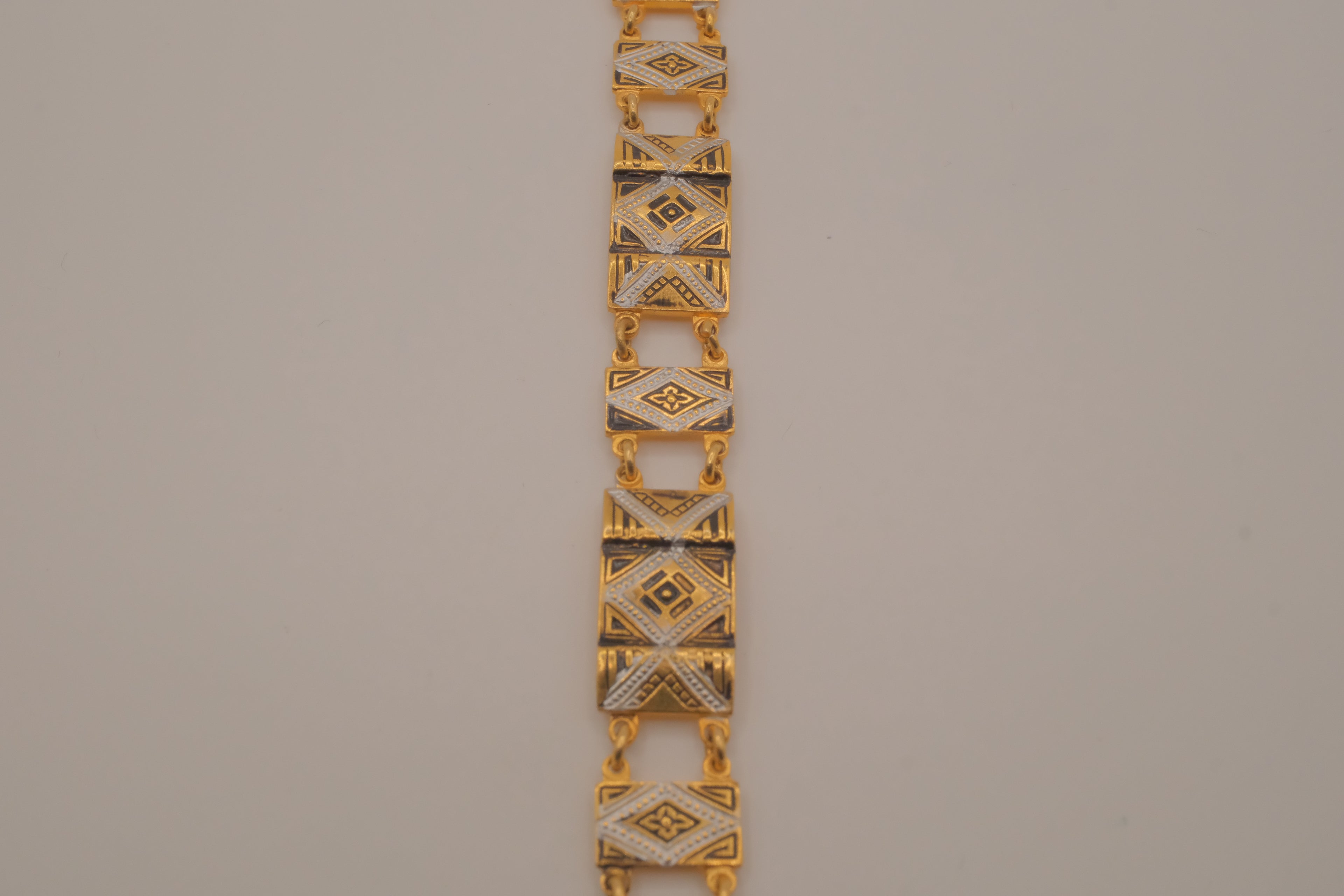 Vintage gold paneled link bracelet