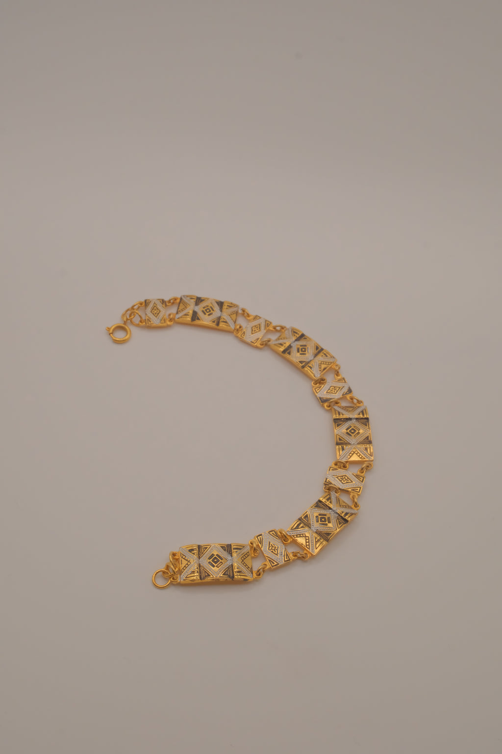 Vintage gold paneled link bracelet