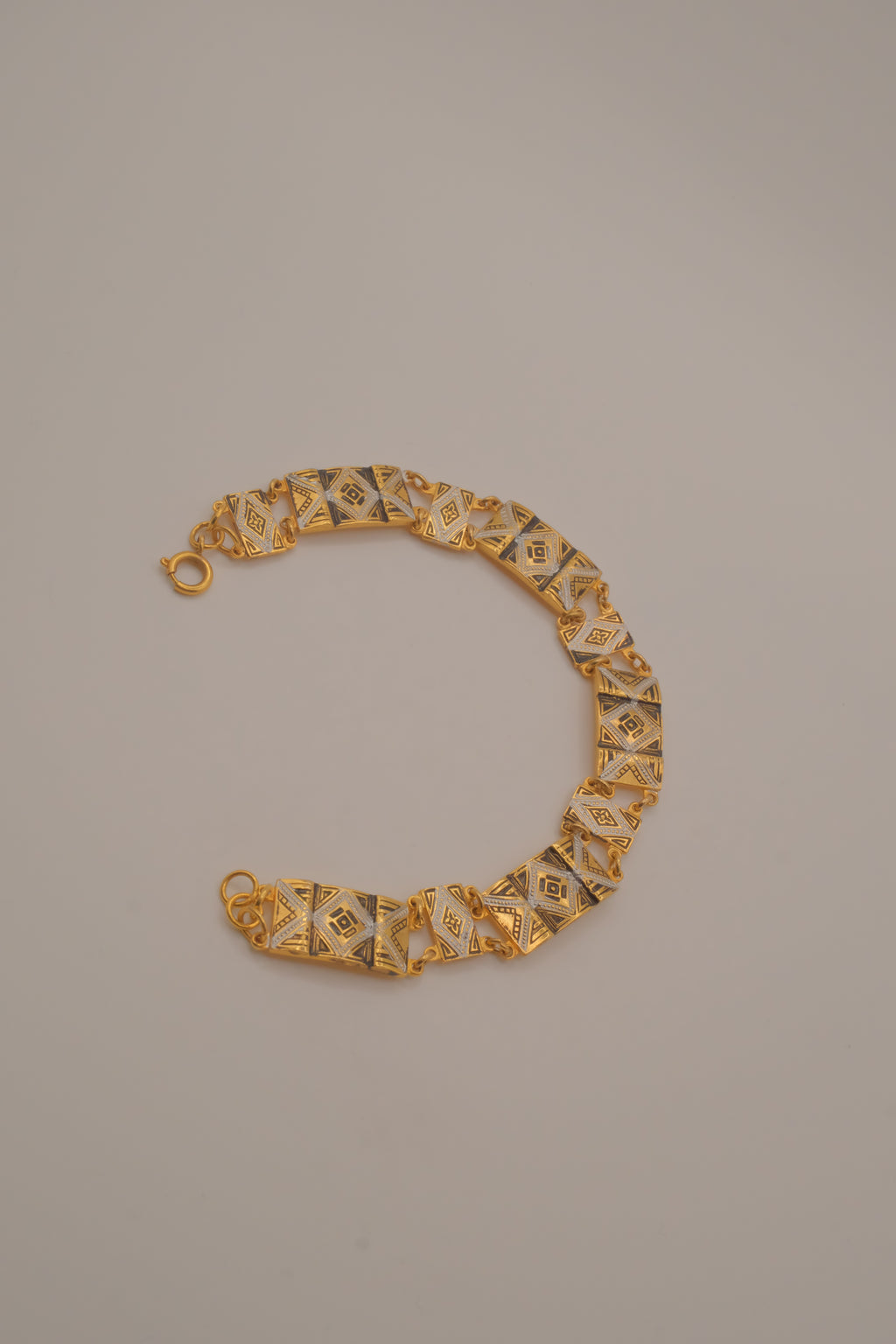 Vintage gold paneled link bracelet