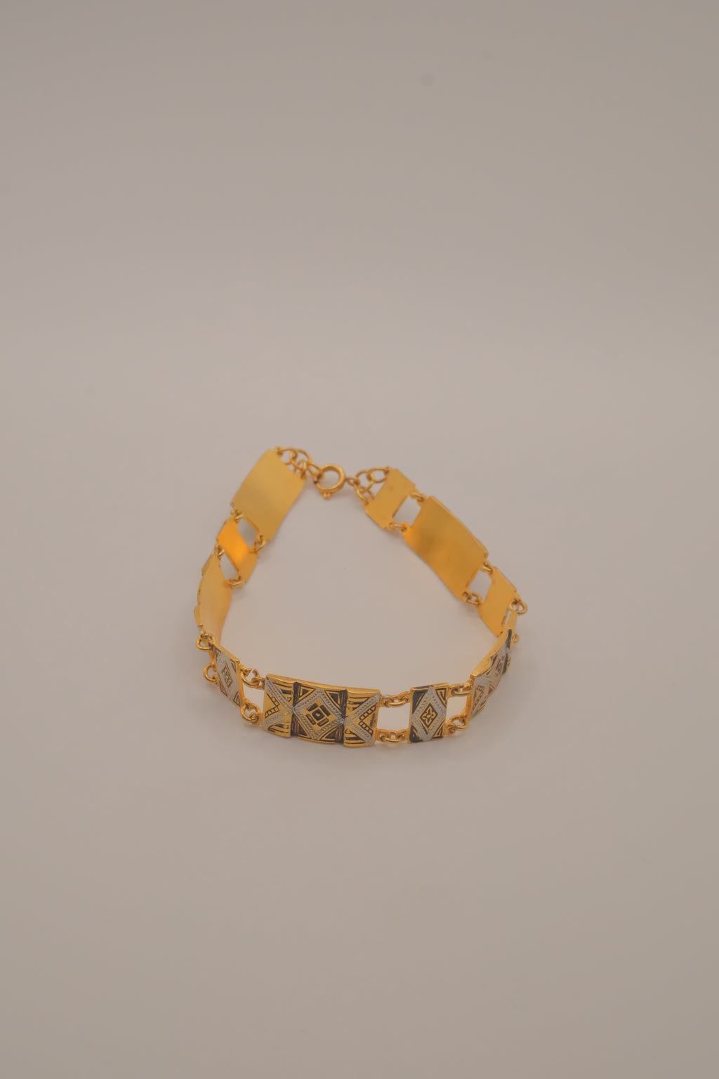 Vintage gold paneled link bracelet