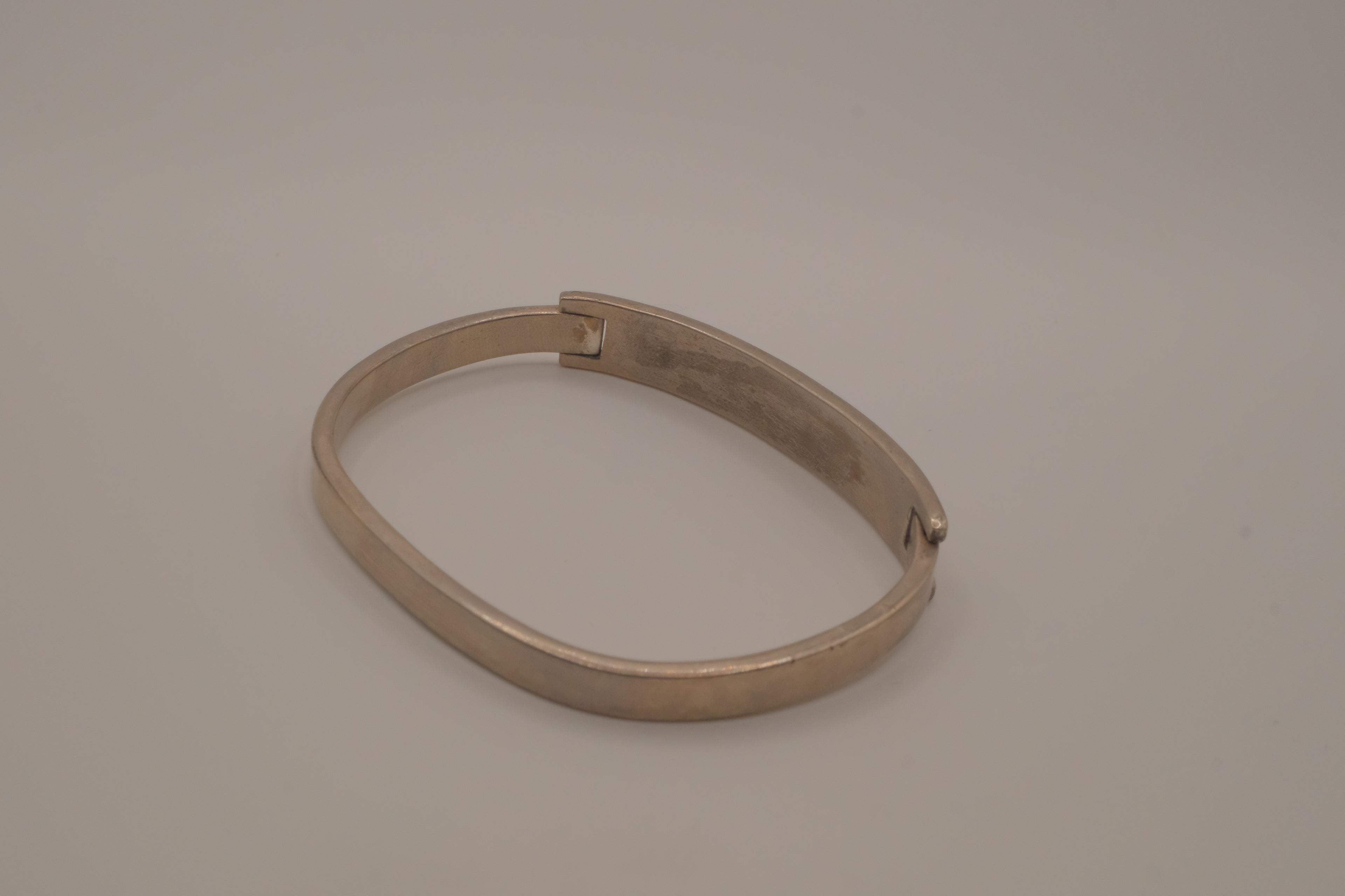 Vintage Mexican alpaca silver abalone shell inlay hook bangle bracelet