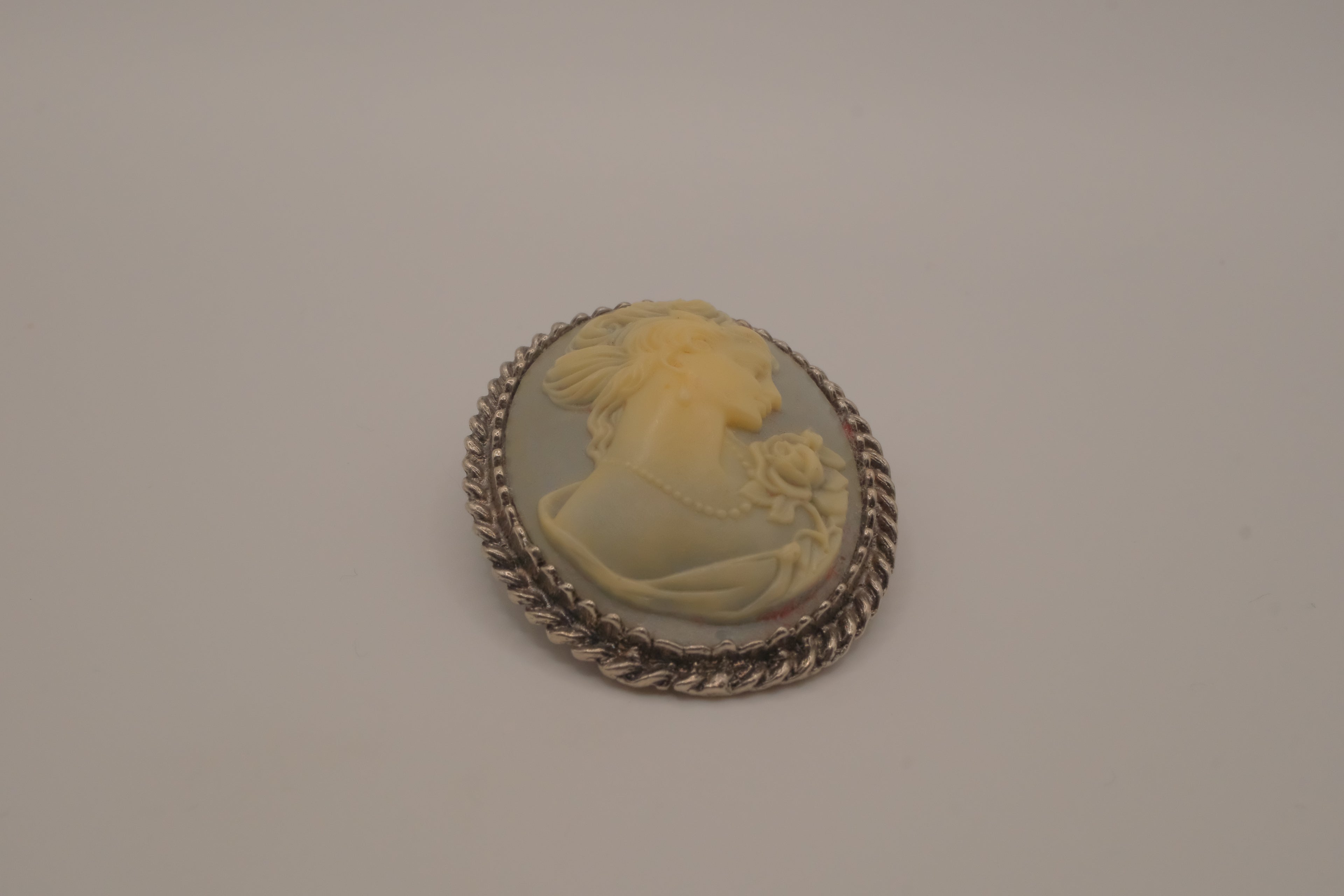 Vintage Classic Cameo Brooch