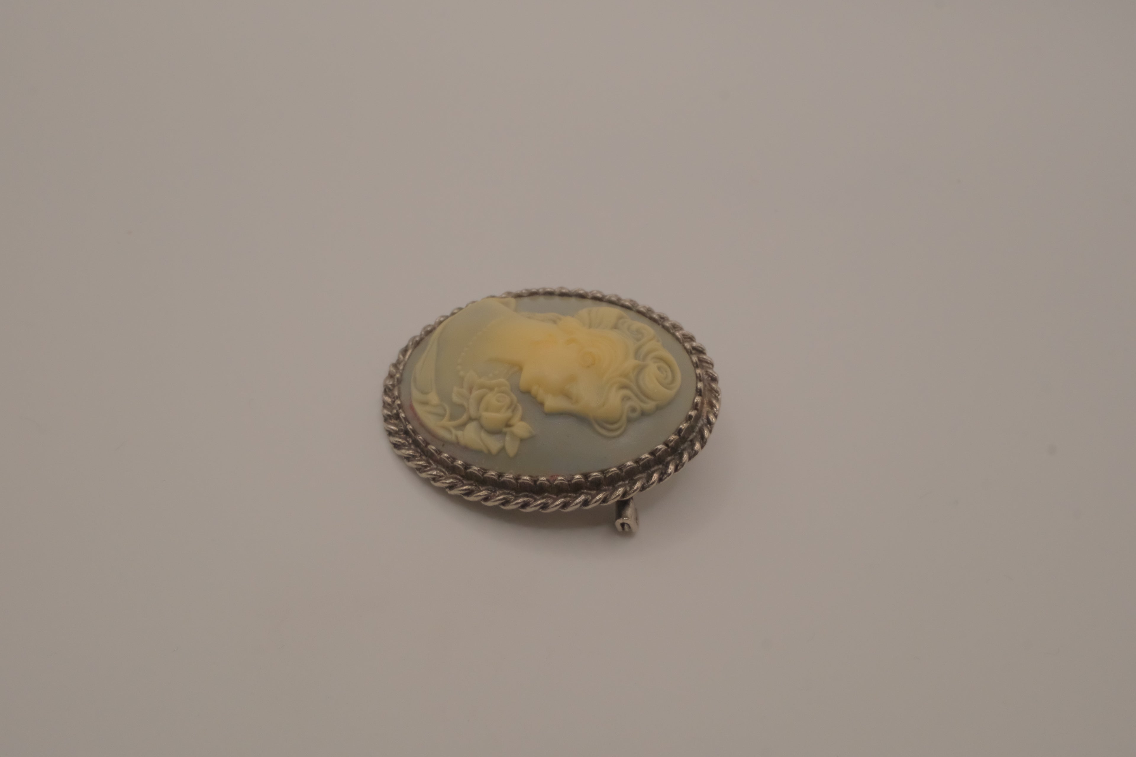 Vintage Classic Cameo Brooch
