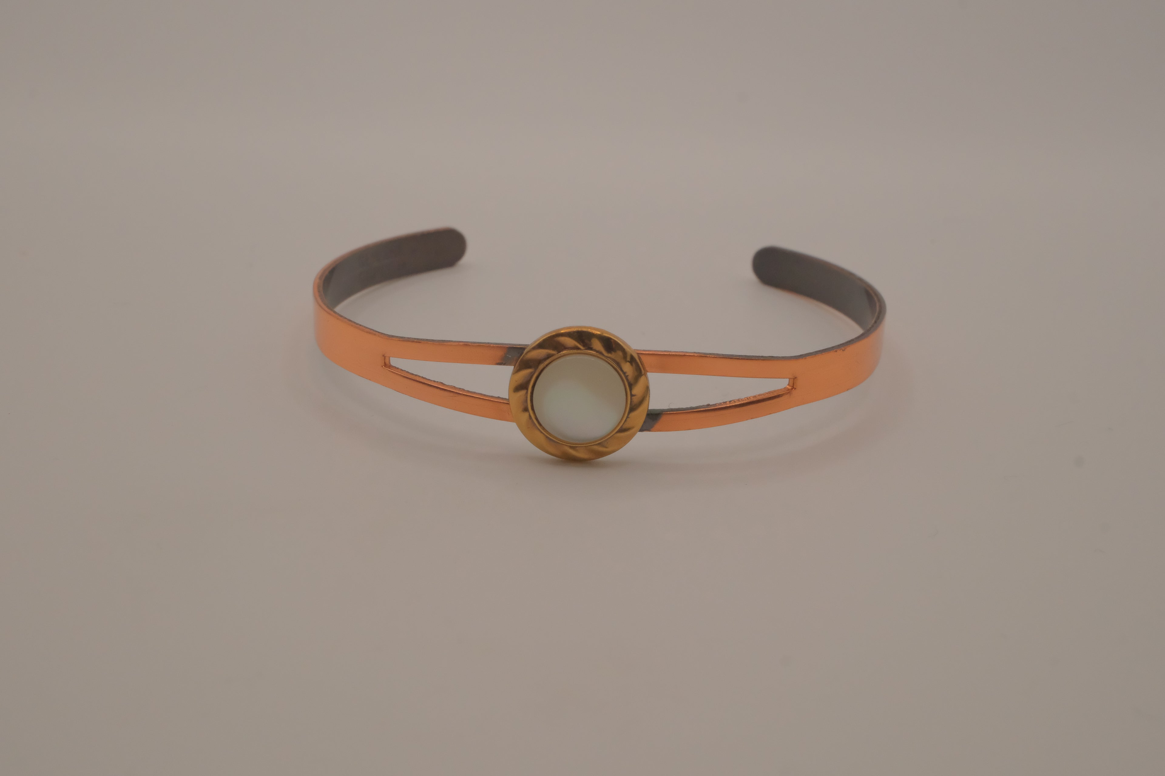 Vintage split-band Mother of Pearl copper cuff bracelet&nbsp;