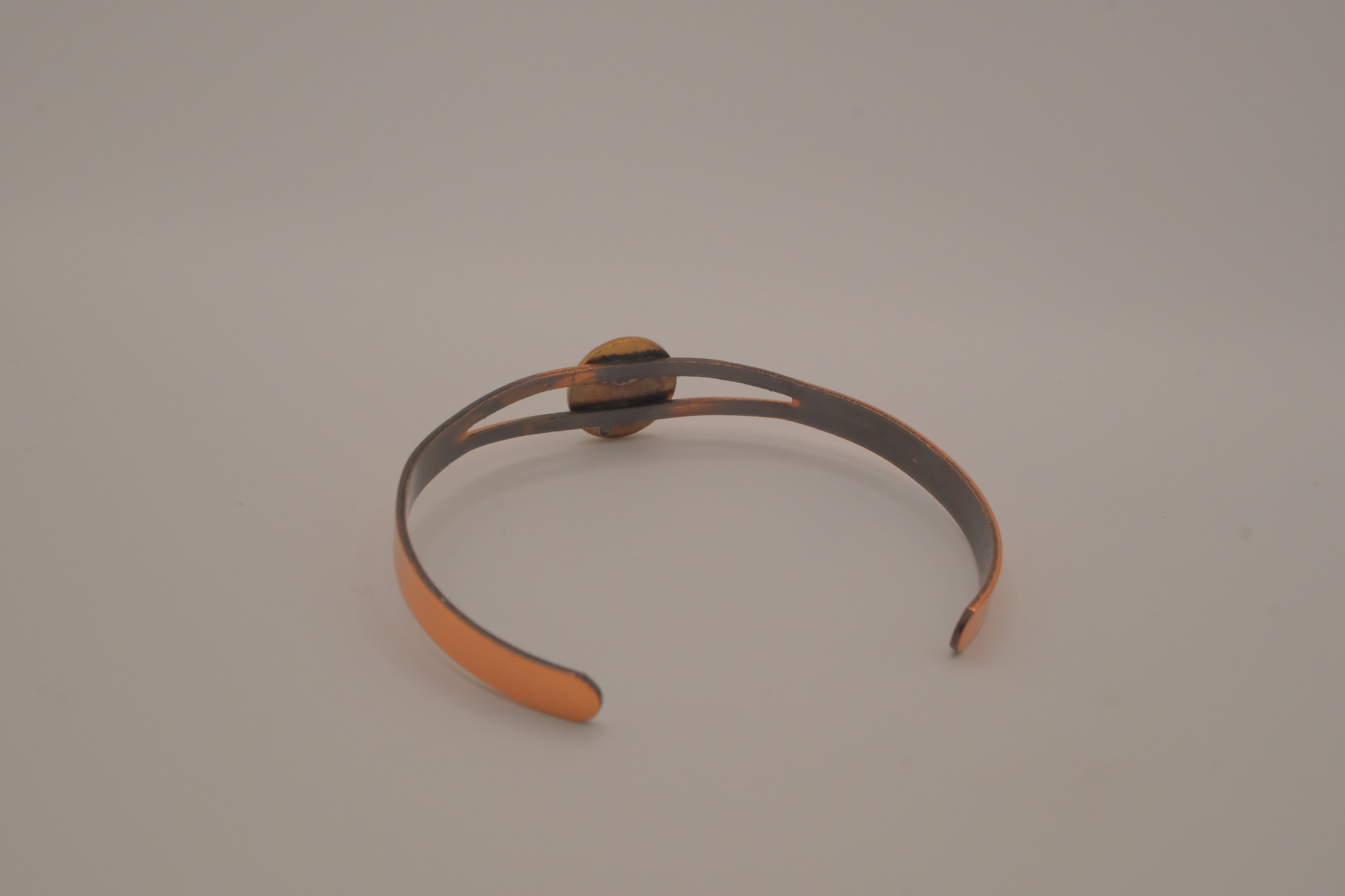 Vintage split-band Mother of Pearl copper cuff bracelet&nbsp;