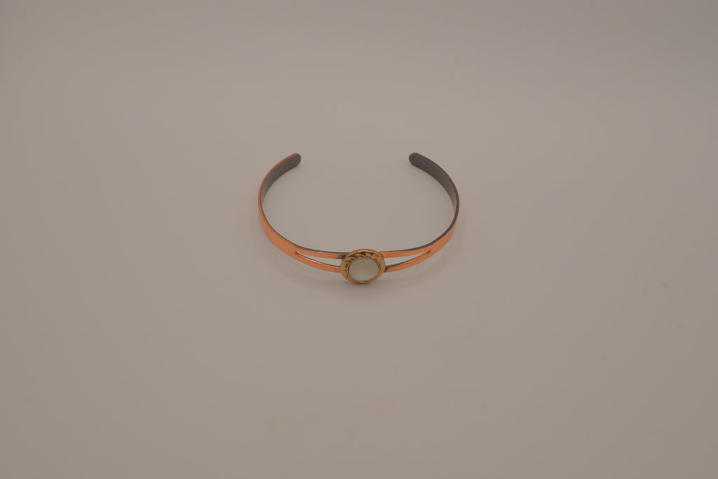 Vintage split-band Mother of Pearl copper cuff bracelet&nbsp;
