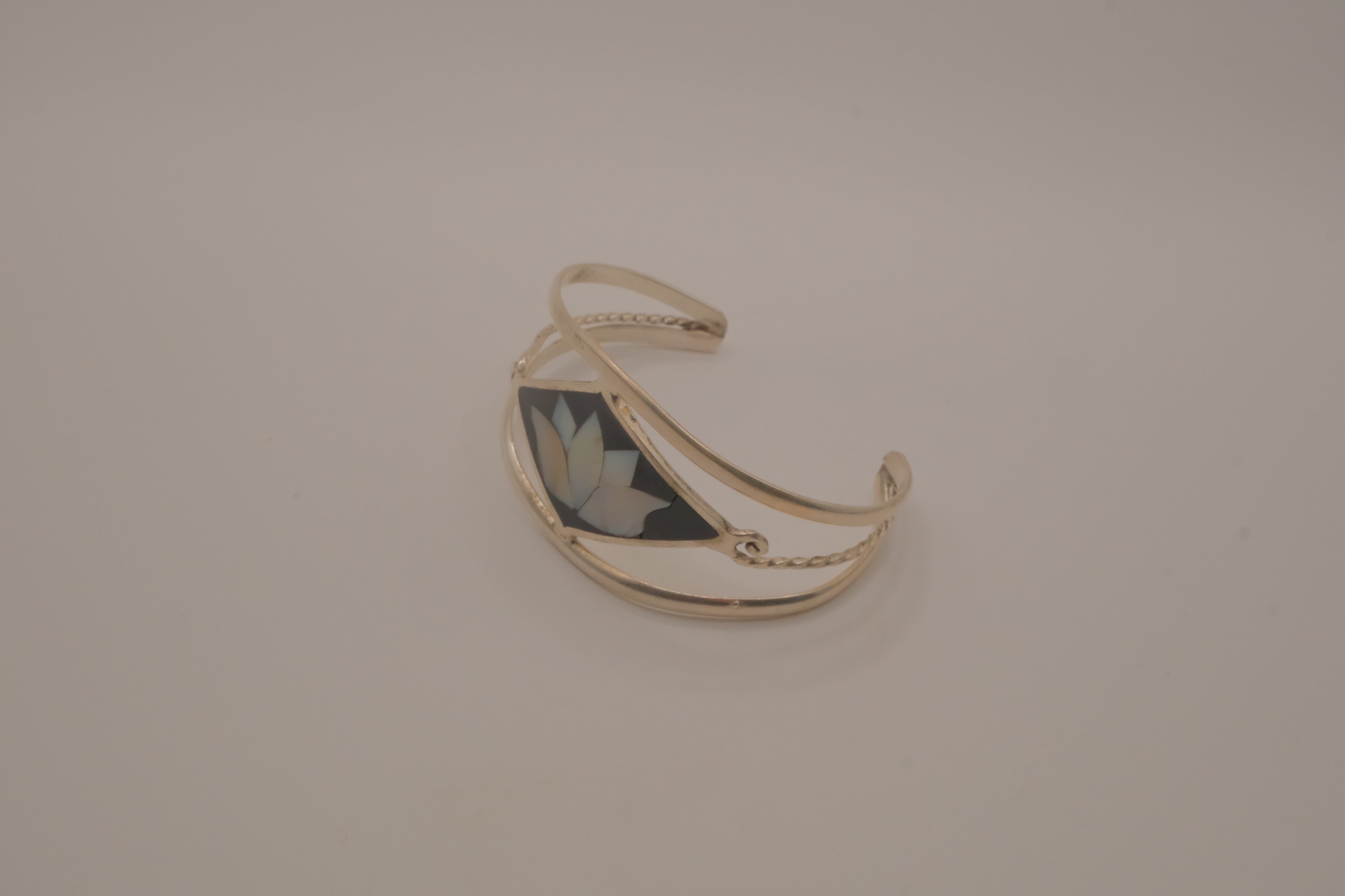 Vintage Mexican Alpaca Silver Lotus flower Cuff Bracelet&nbsp;
