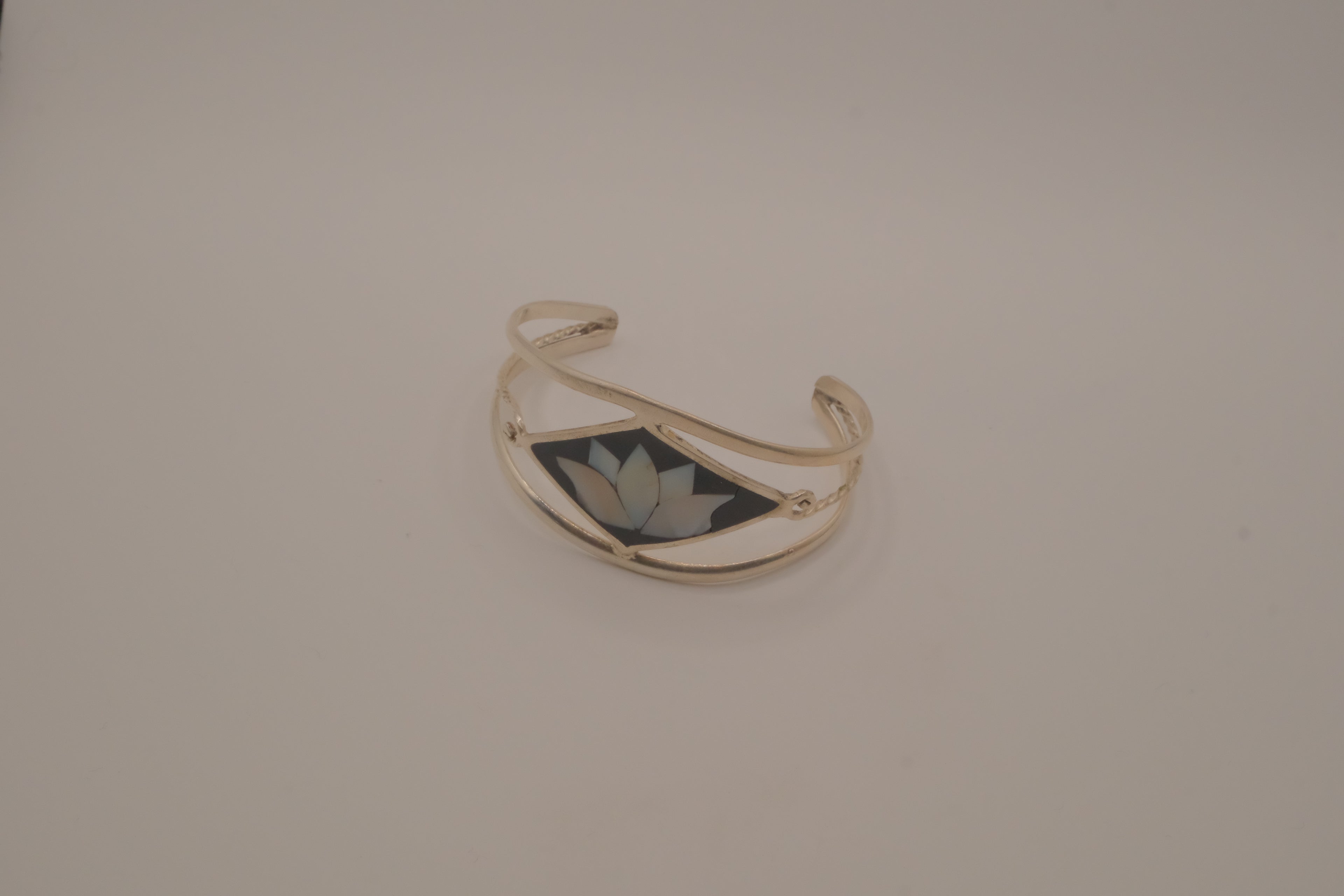 Vintage Mexican Alpaca Silver Lotus flower Cuff Bracelet&nbsp;