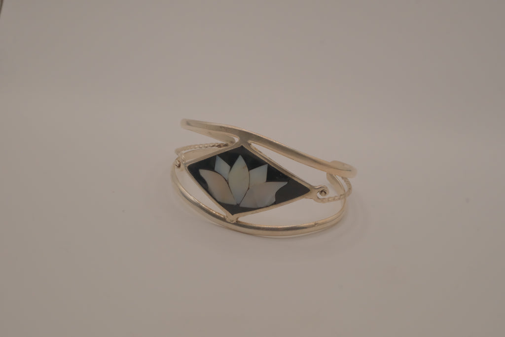 Vintage Mexican Alpaca Silver Lotus flower Cuff Bracelet&nbsp;