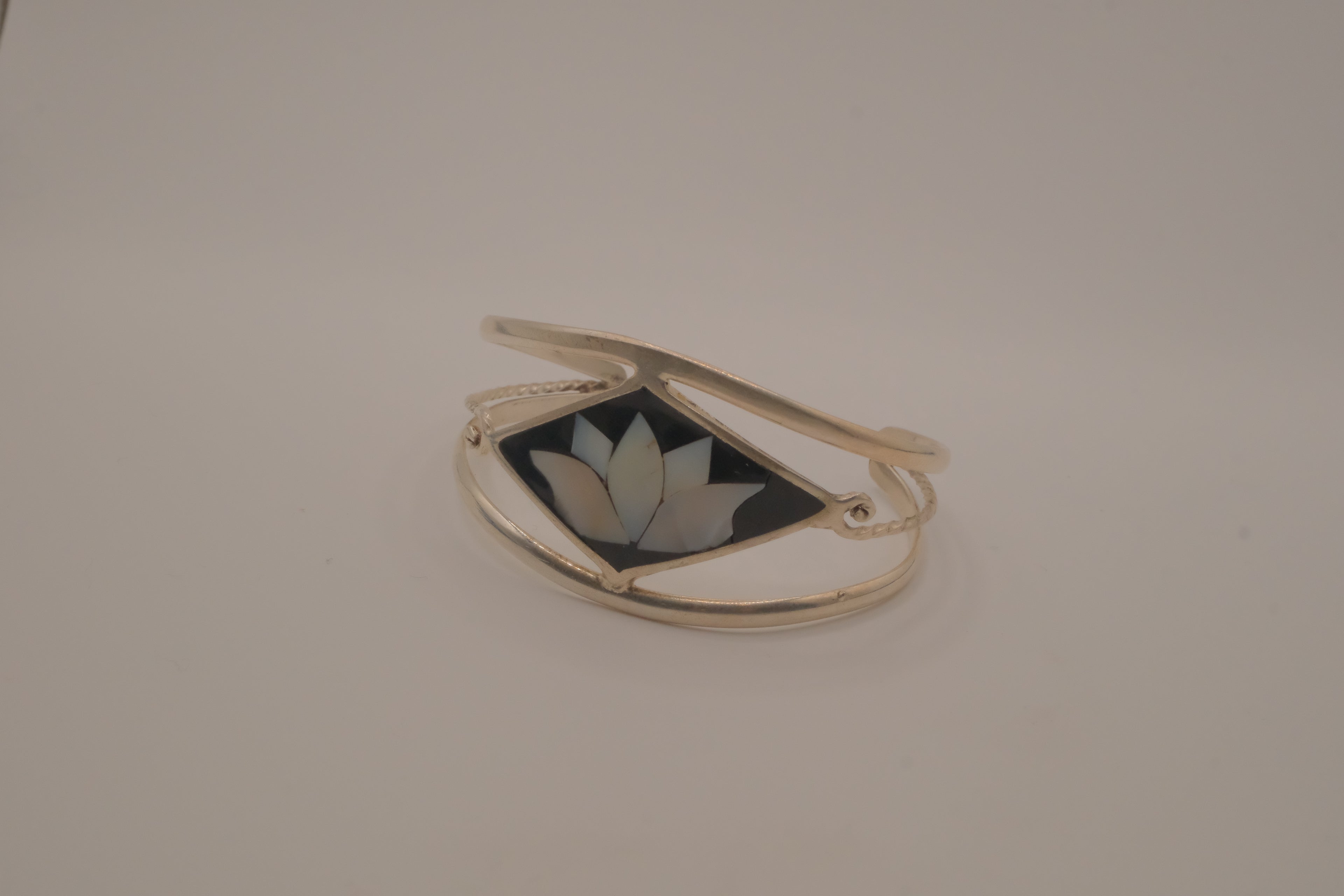 Vintage Mexican Alpaca Silver Lotus flower Cuff Bracelet&nbsp;