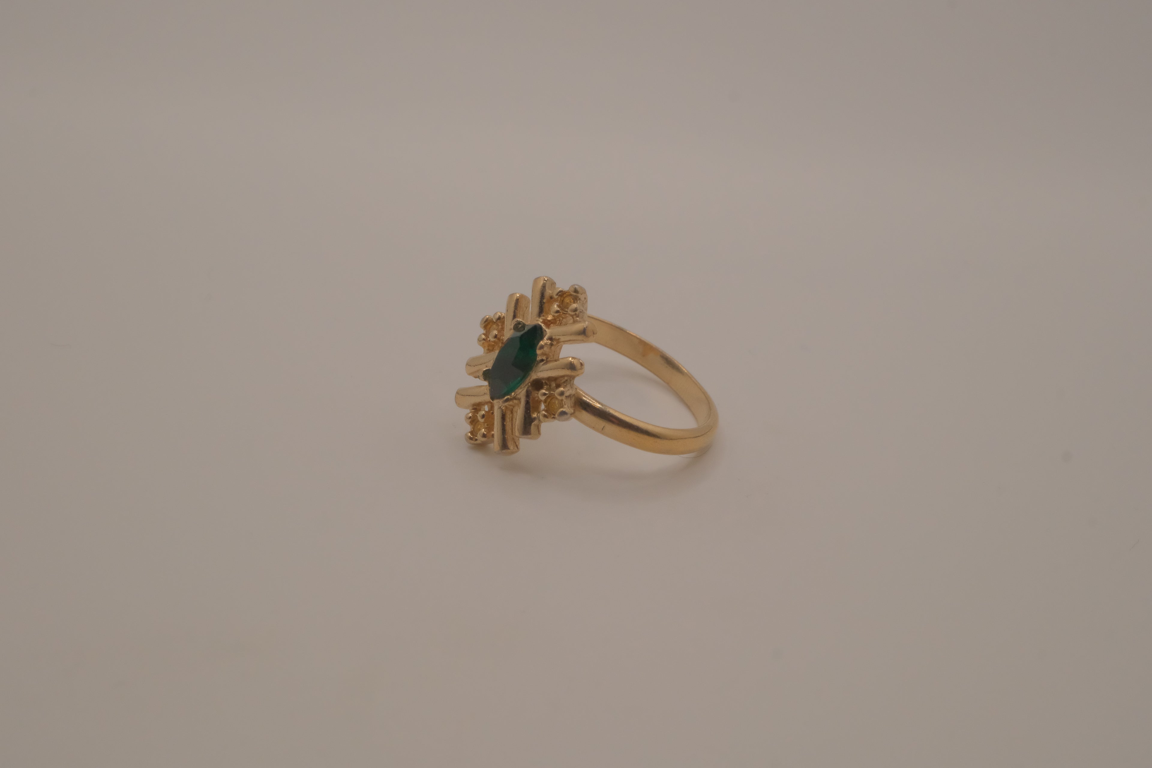 Vintage Michelle Lynn starburst cocktail ring