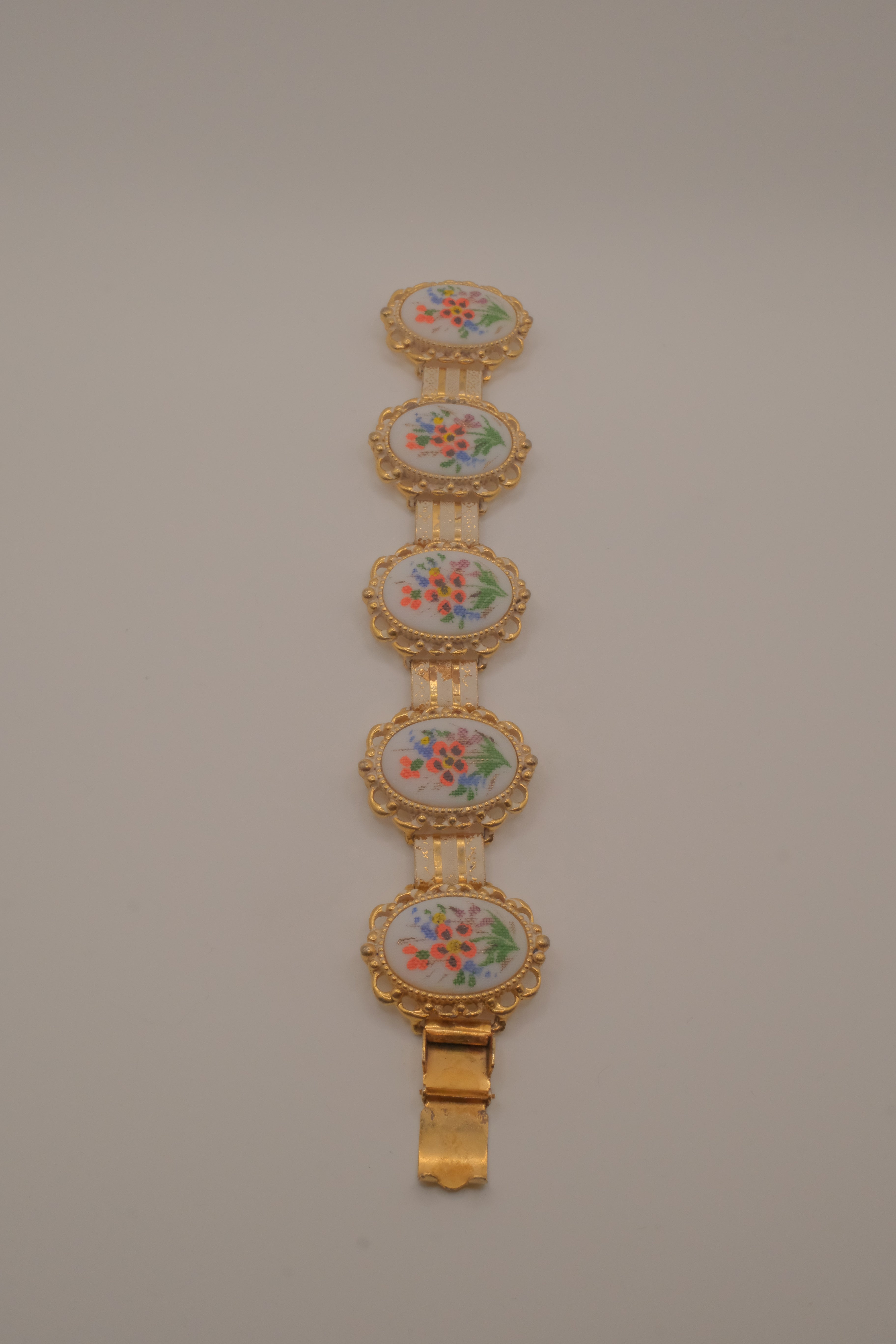 Vintage multi-link floral bracelet