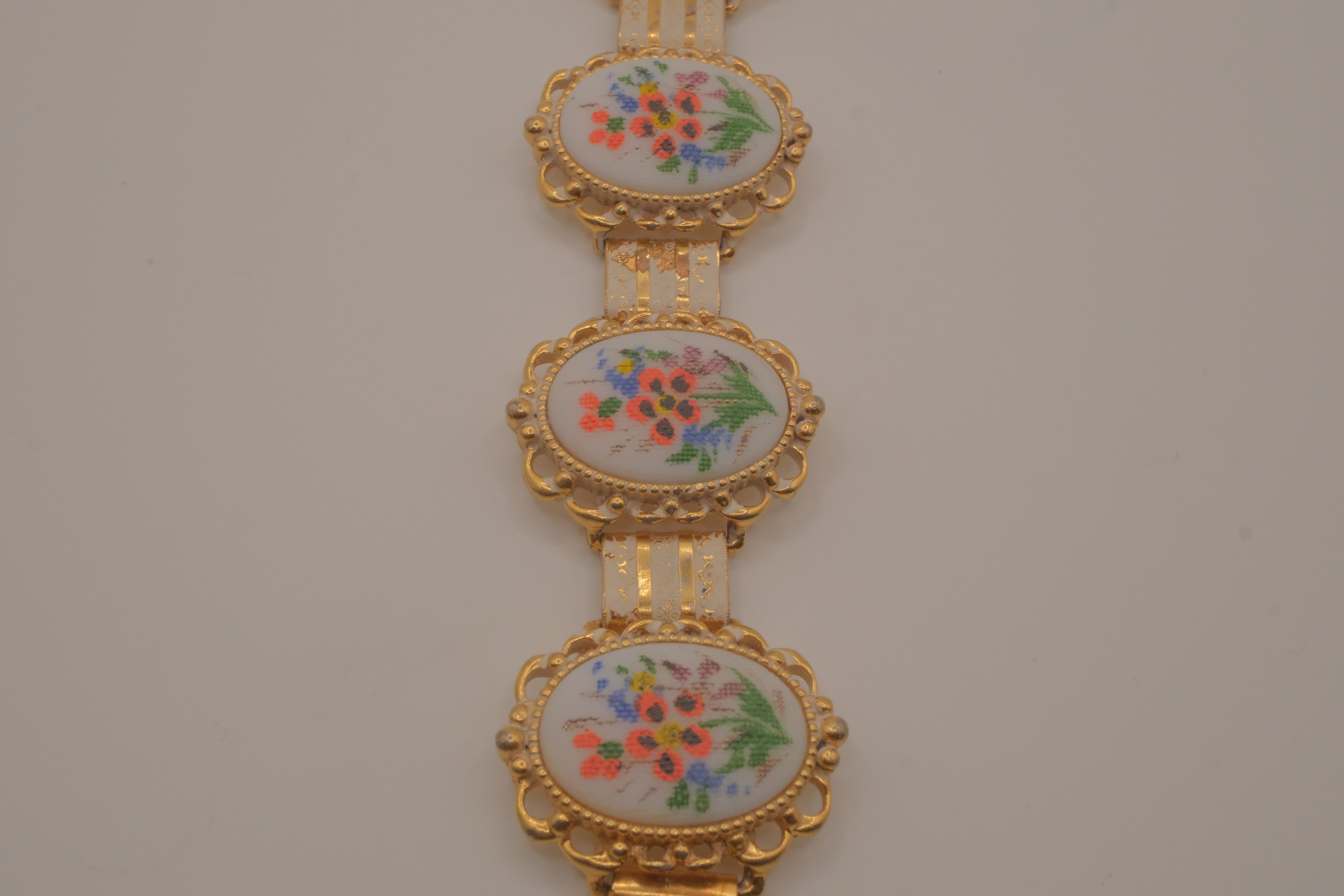 Vintage multi-link floral bracelet
