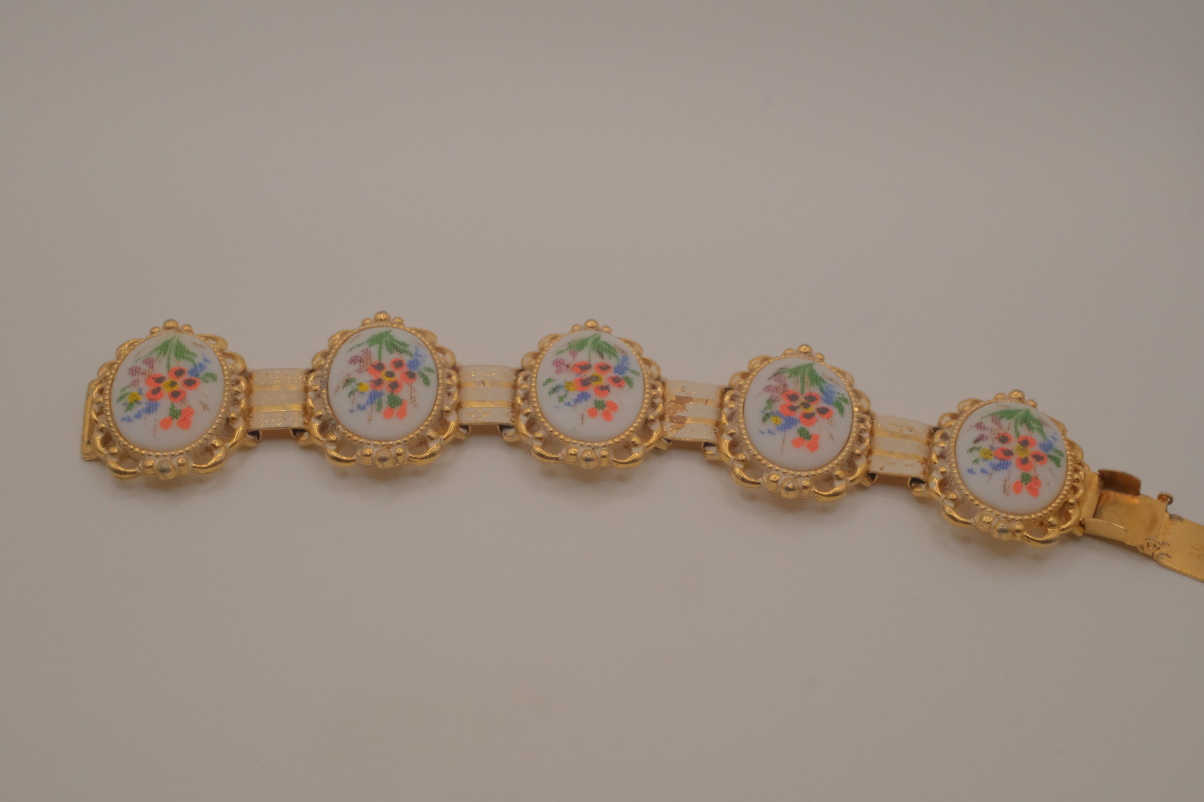 Vintage multi-link floral bracelet
