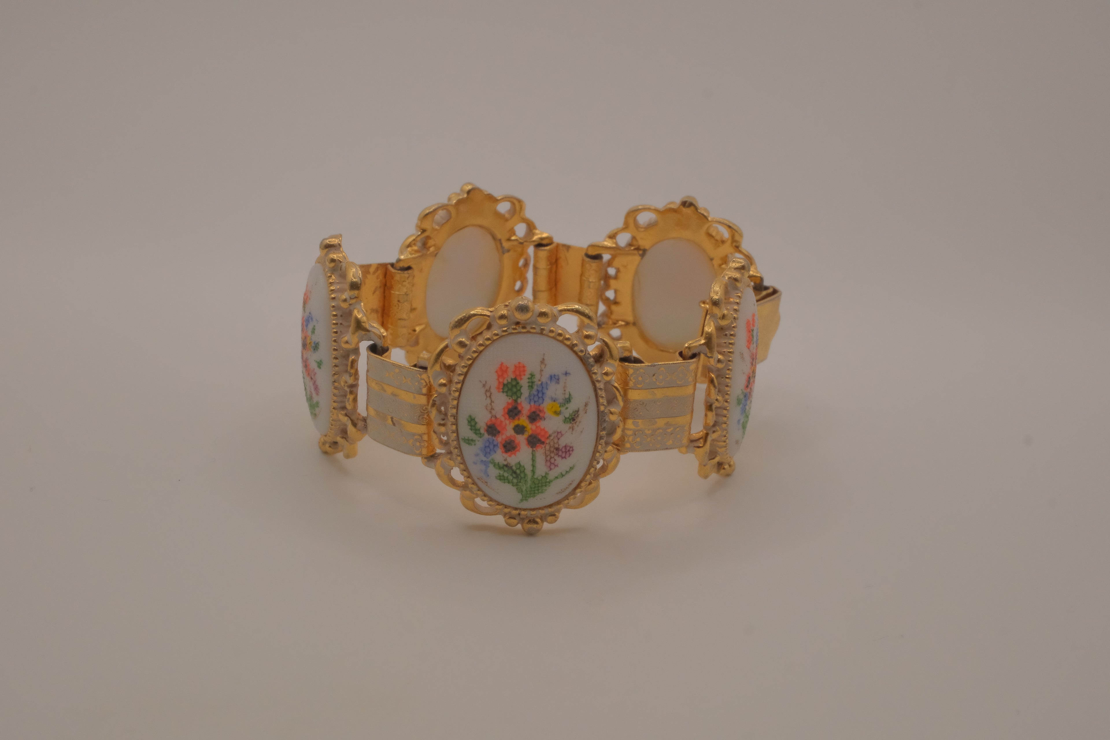 Vintage multi-link floral bracelet