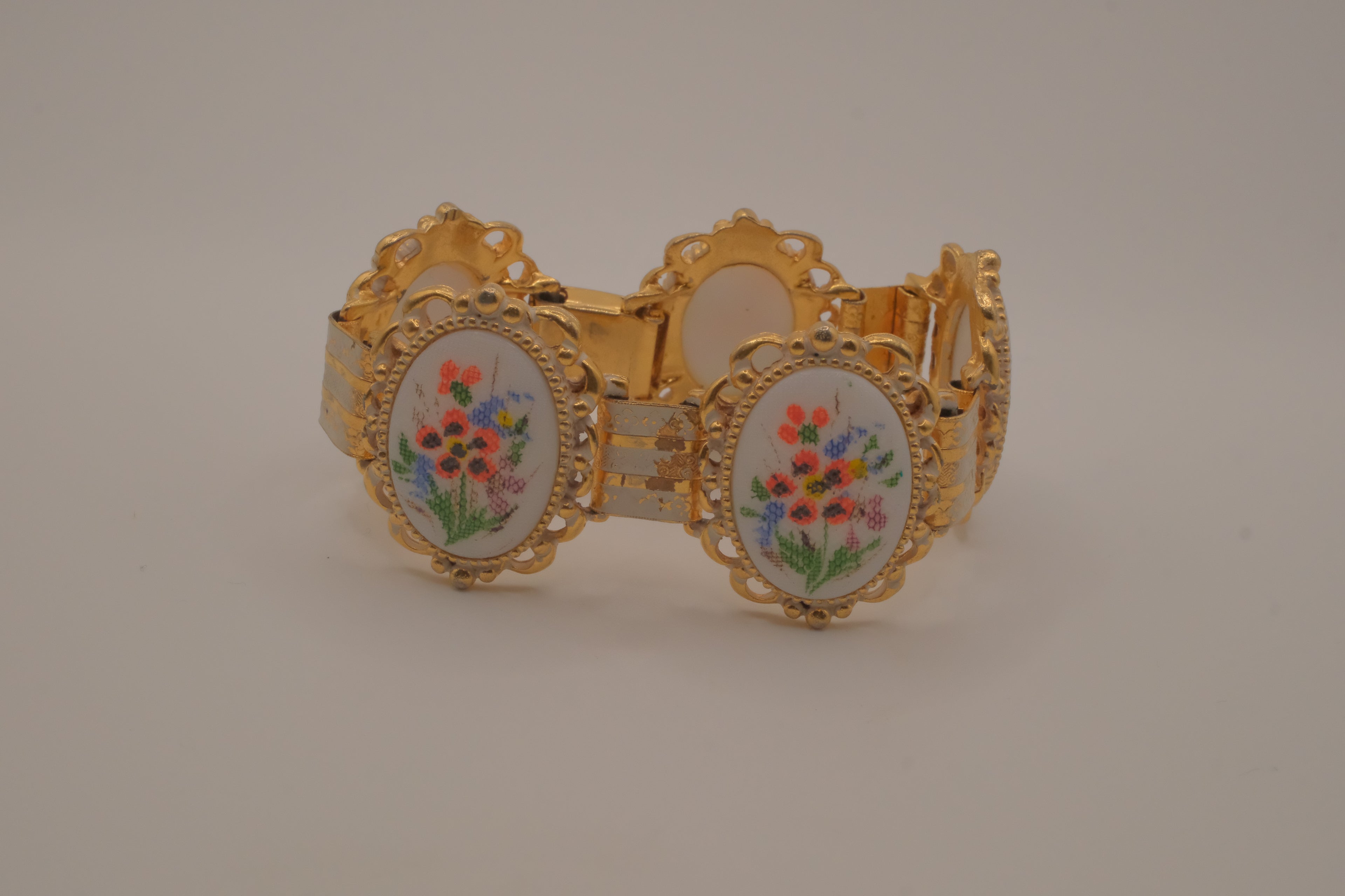 Vintage multi-link floral bracelet
