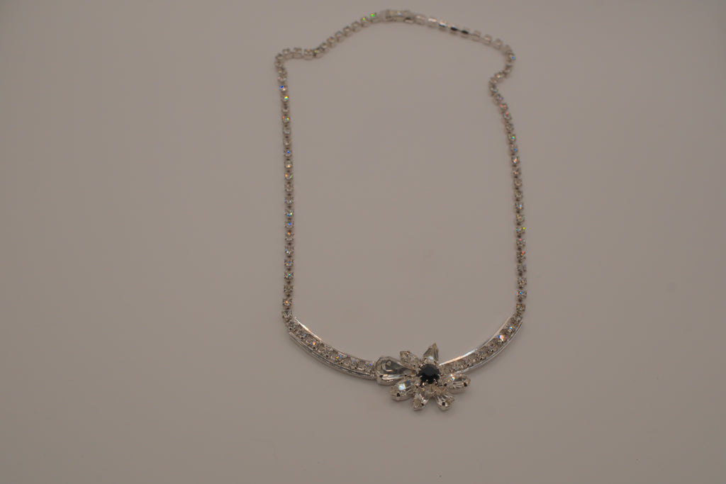 Vintage silver tone rhinestone flower necklace