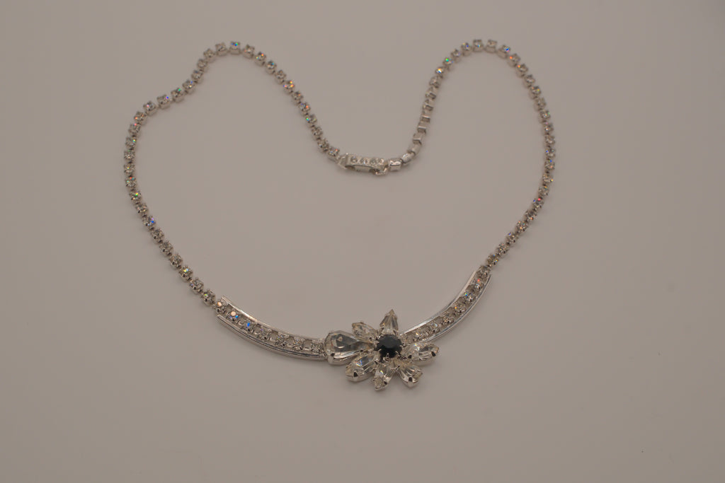 Vintage silver tone rhinestone flower necklace