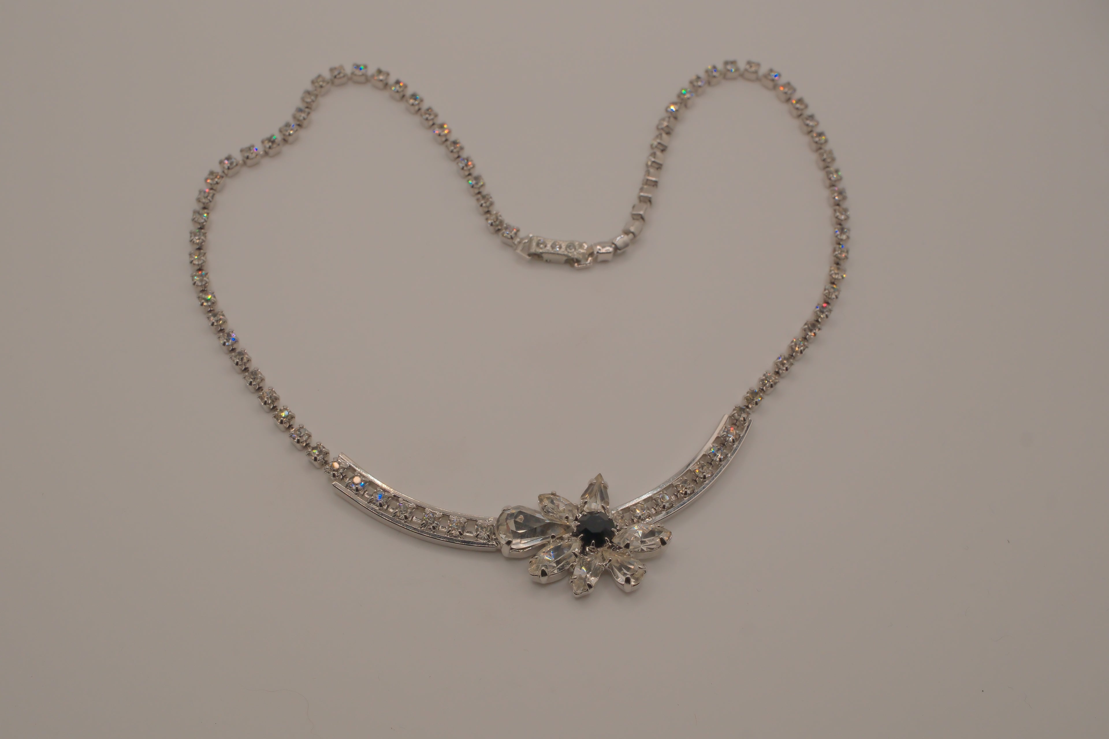 Vintage silver tone rhinestone flower necklace