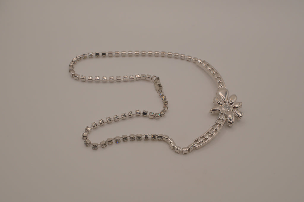 Vintage silver tone rhinestone flower necklace