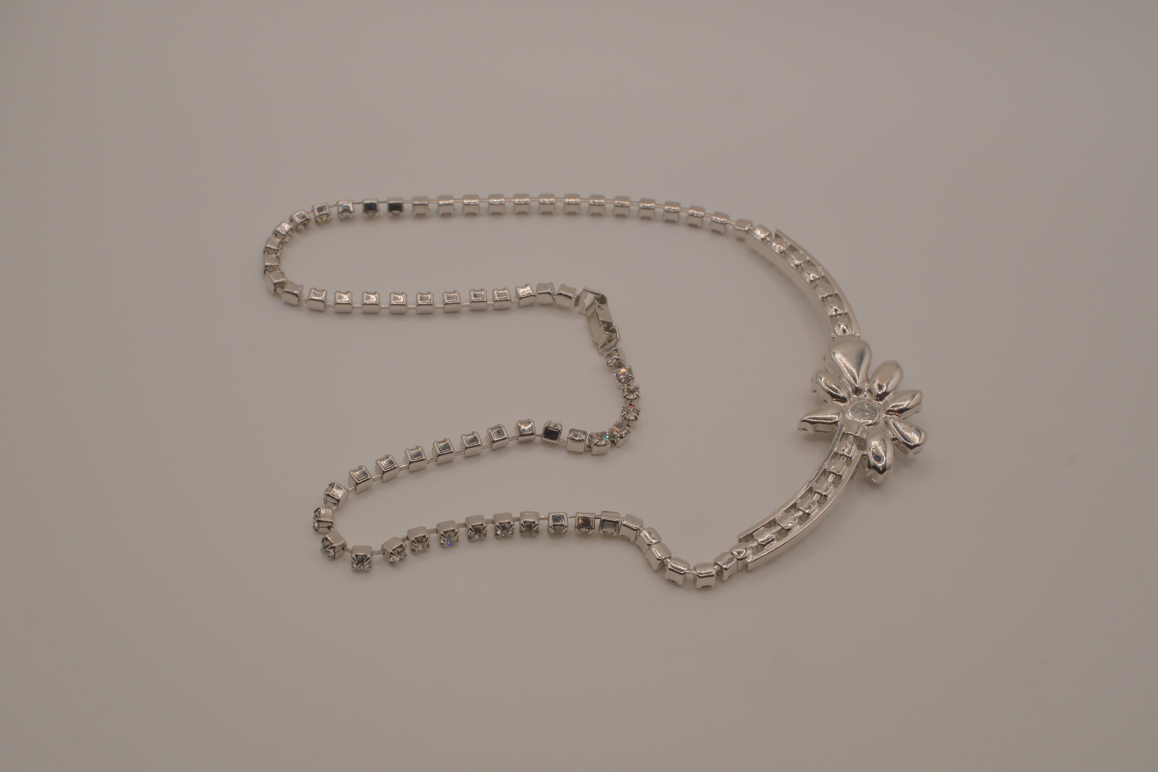 Vintage silver tone rhinestone flower necklace