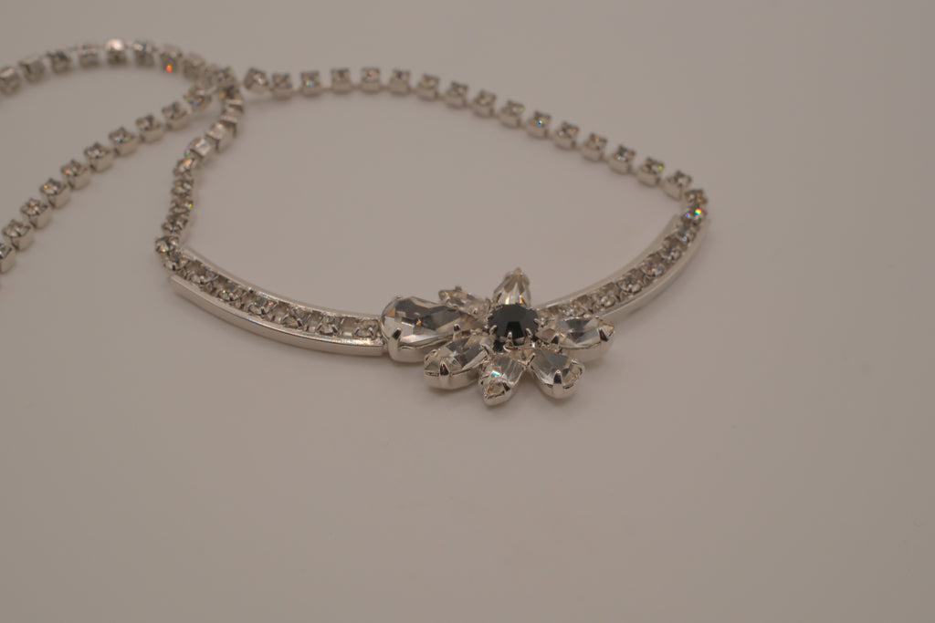 Vintage silver tone rhinestone flower necklace