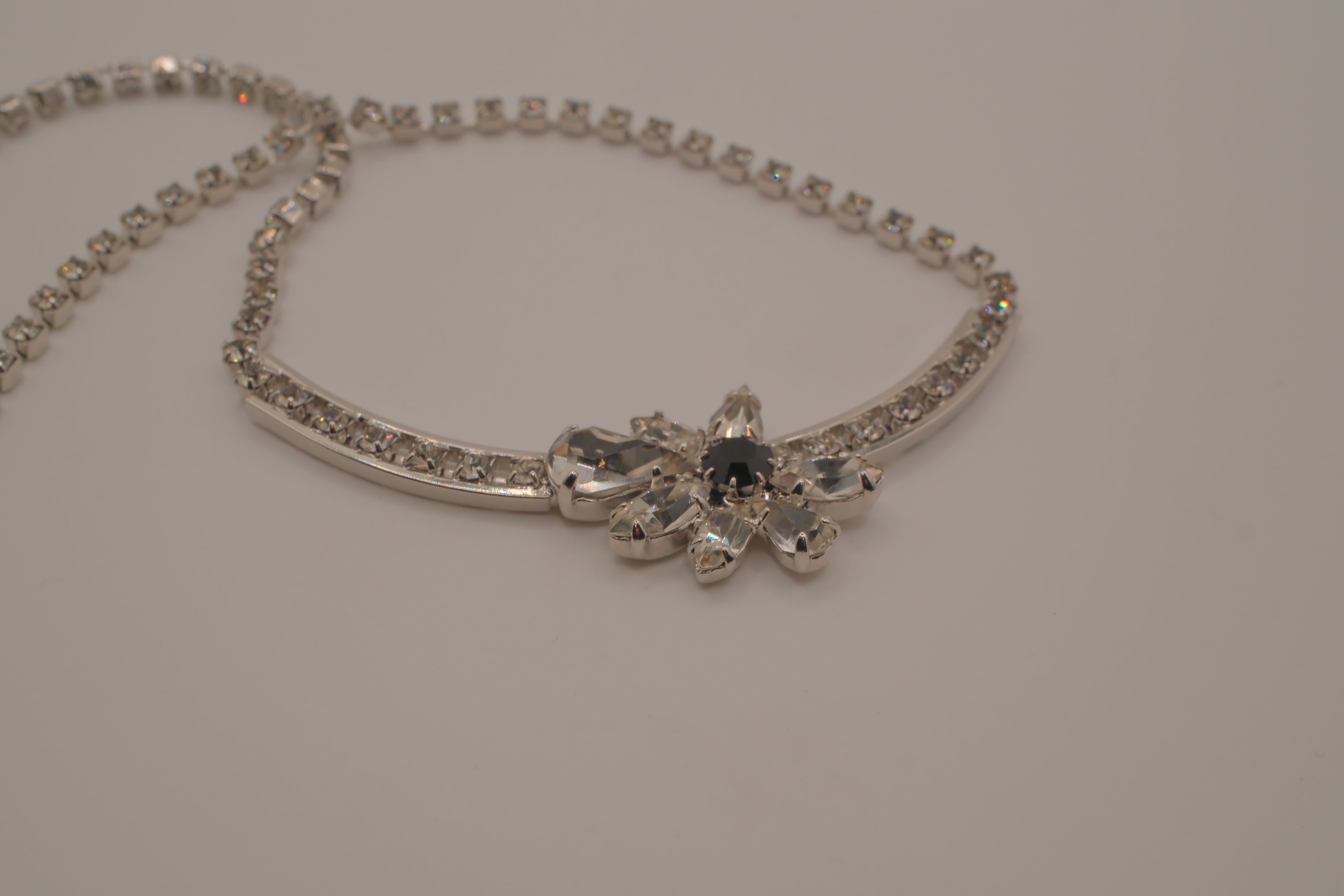Vintage silver tone rhinestone flower necklace