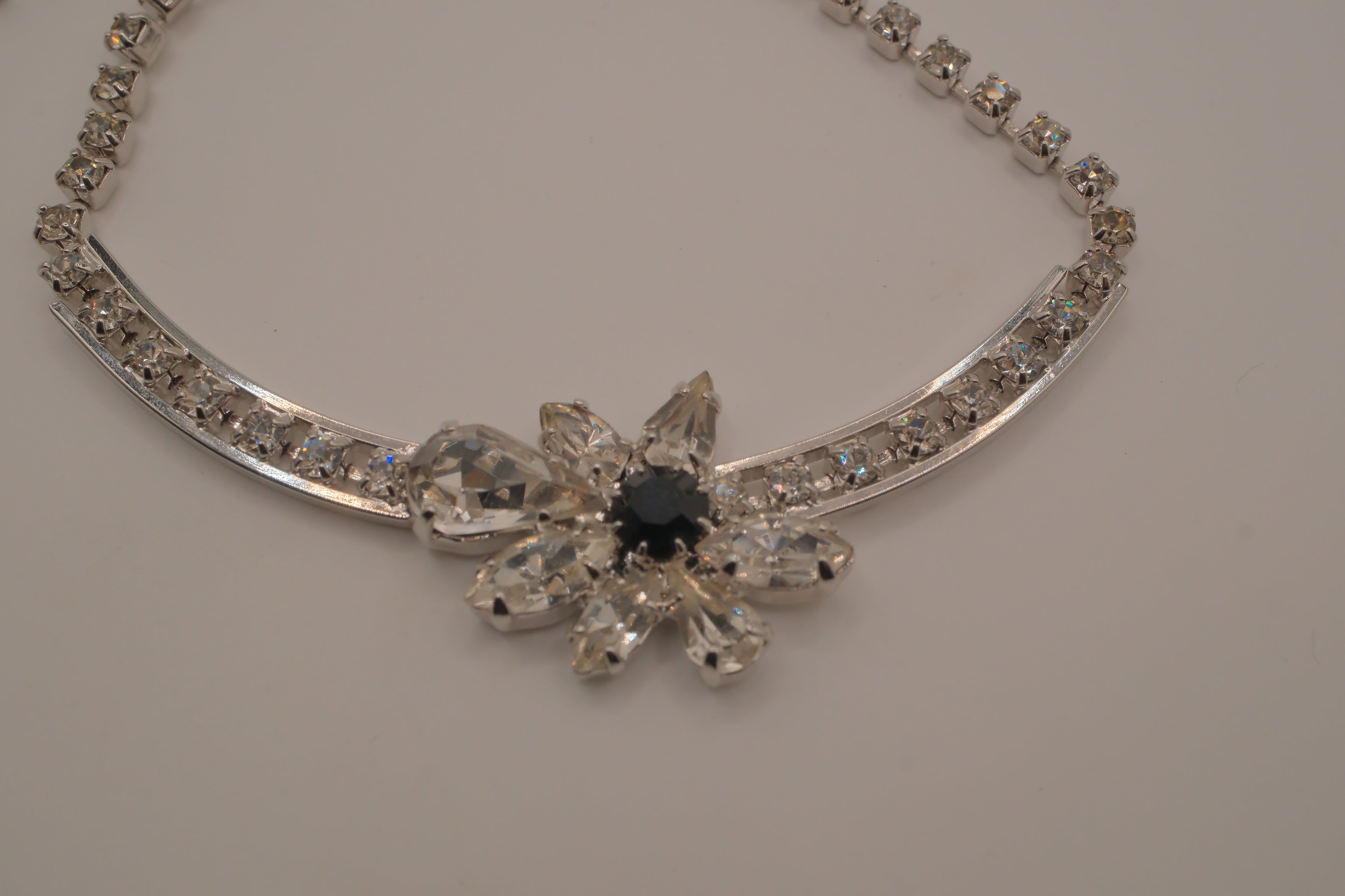 Vintage silver tone rhinestone flower necklace