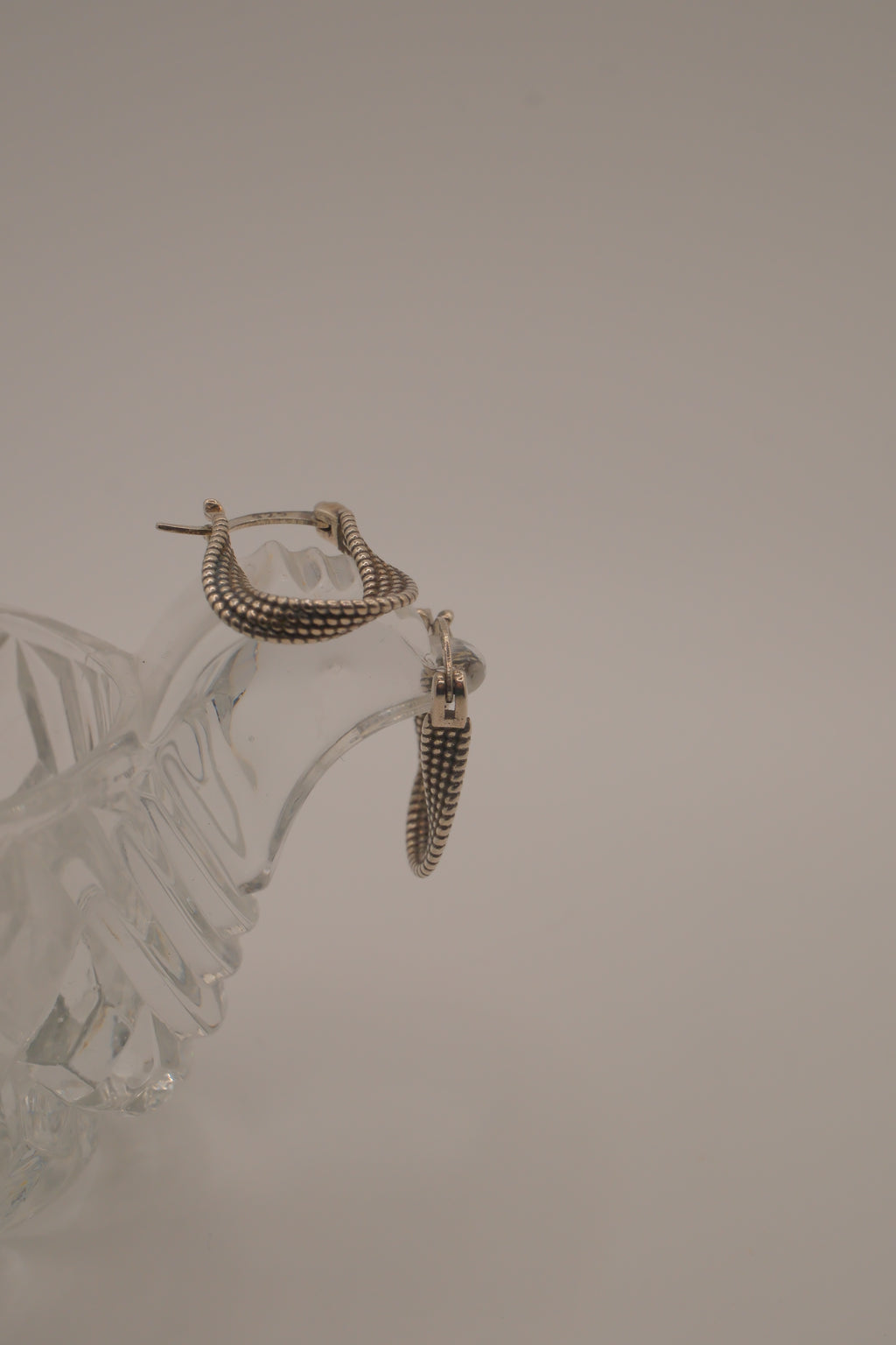 Sterling silver twist-winding mesh hoop earrings