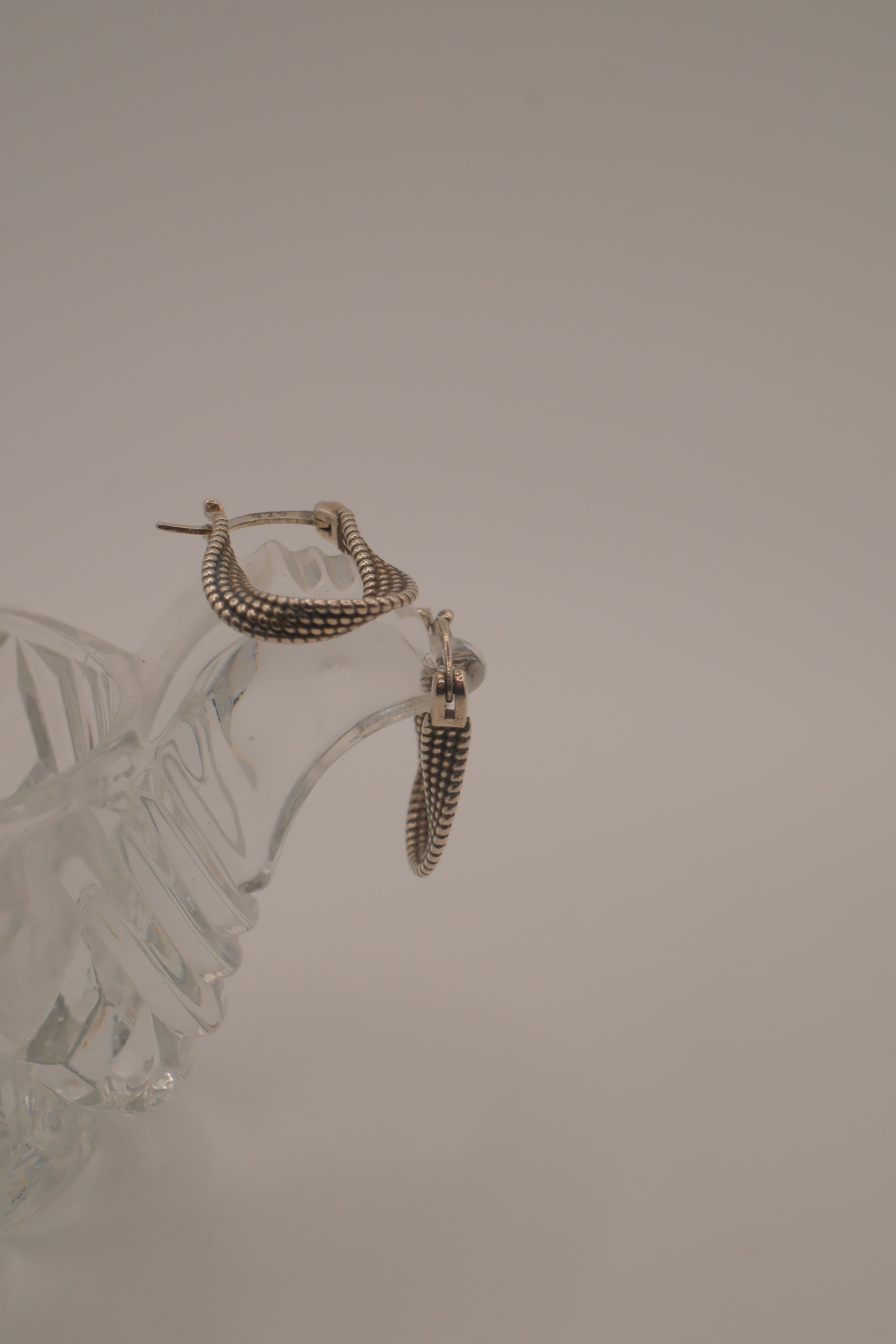 Sterling silver twist-winding mesh hoop earrings