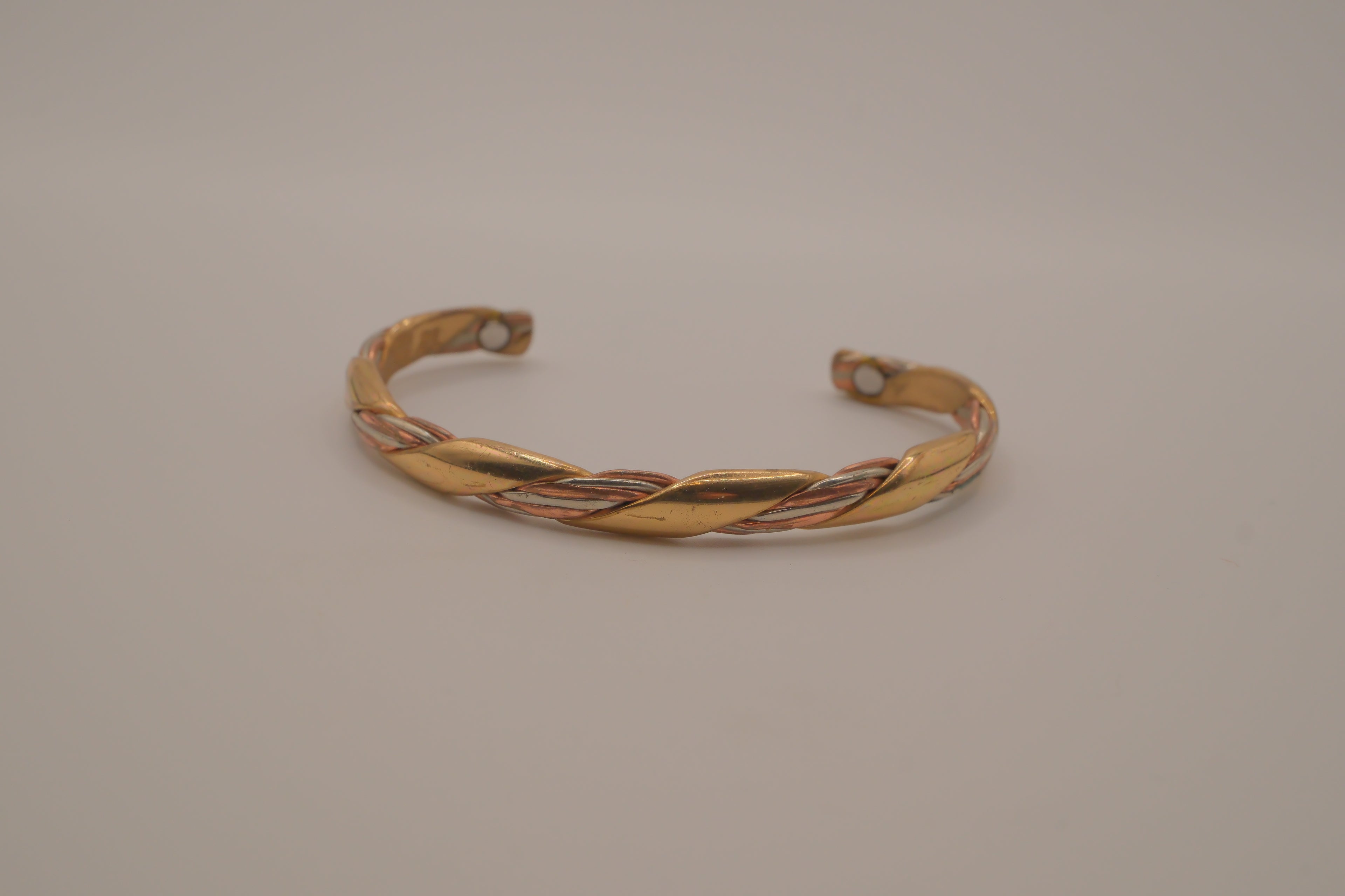 Sergio Lub handcrafted mixed-metal magnetic therapy cuff bracelet&nbsp;