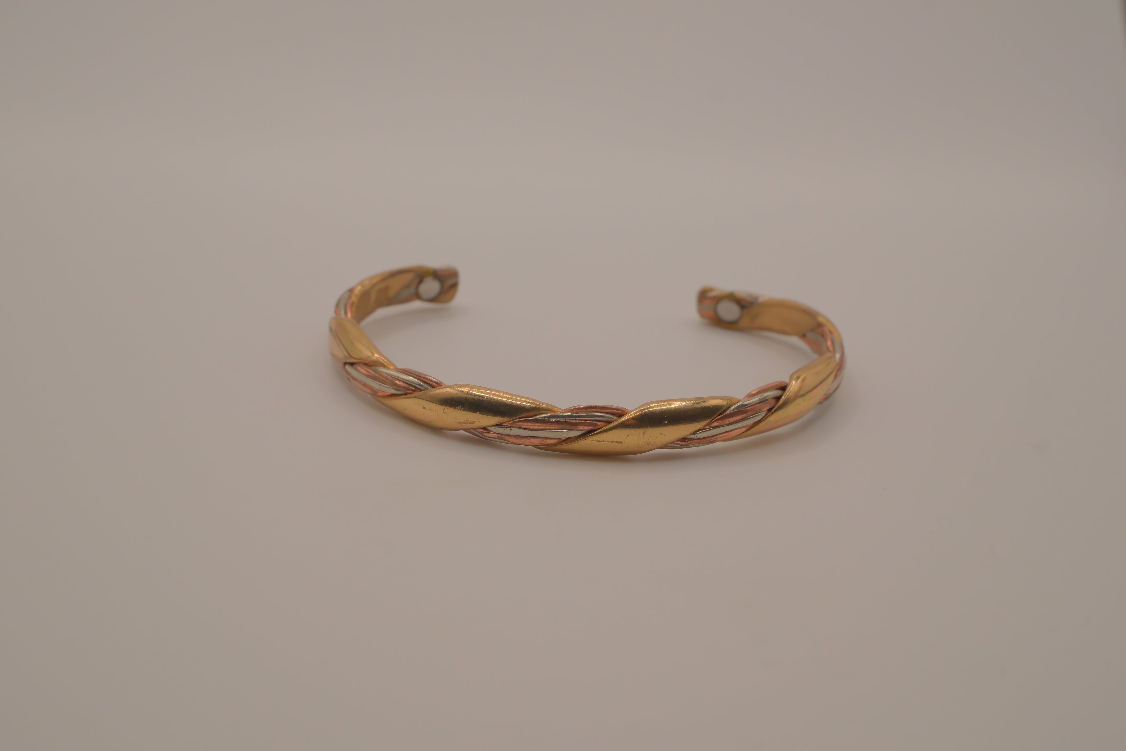 Sergio Lub handcrafted mixed-metal magnetic therapy cuff bracelet&nbsp;