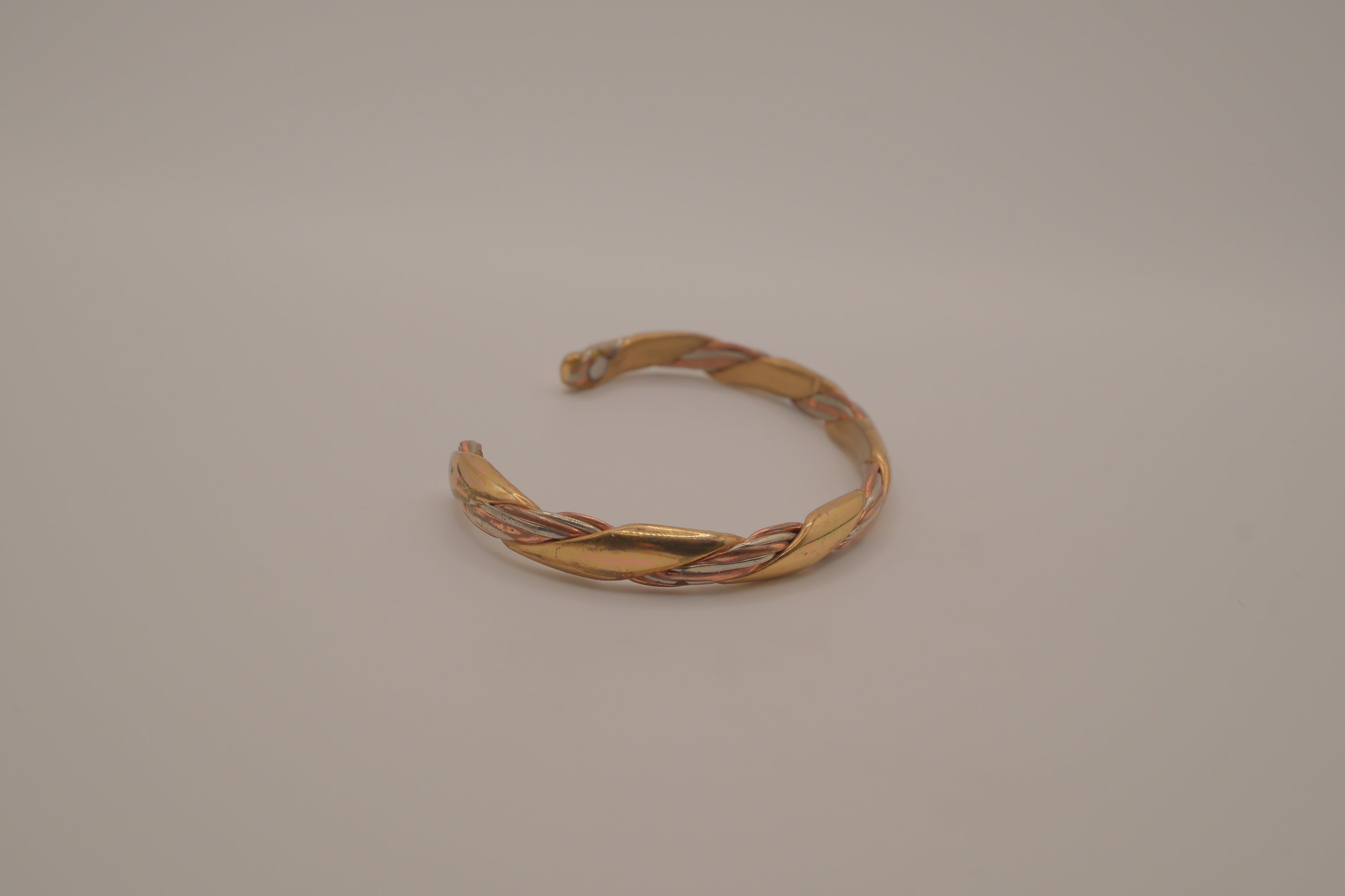 Sergio Lub handcrafted mixed-metal magnetic therapy cuff bracelet&nbsp;