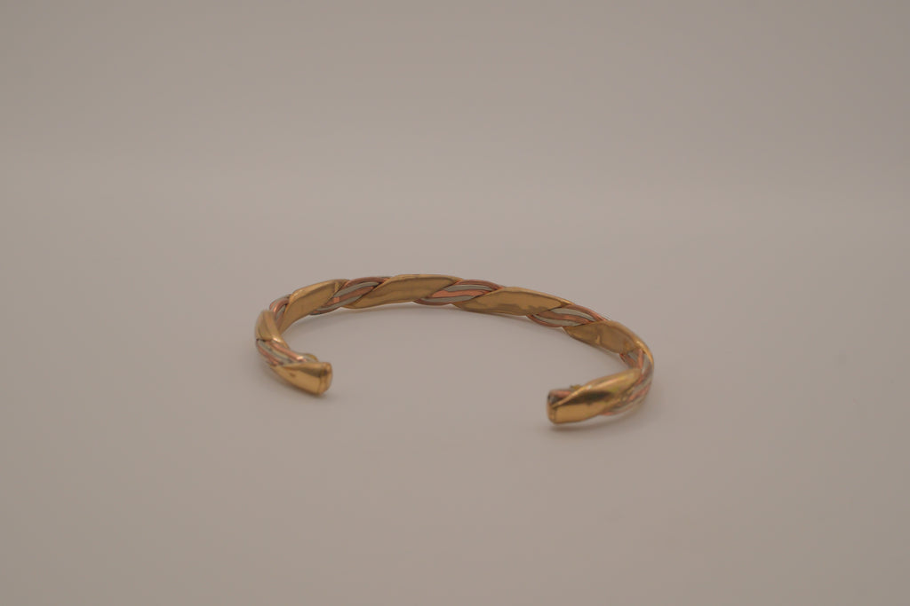 Sergio Lub handcrafted mixed-metal magnetic therapy cuff bracelet&nbsp;