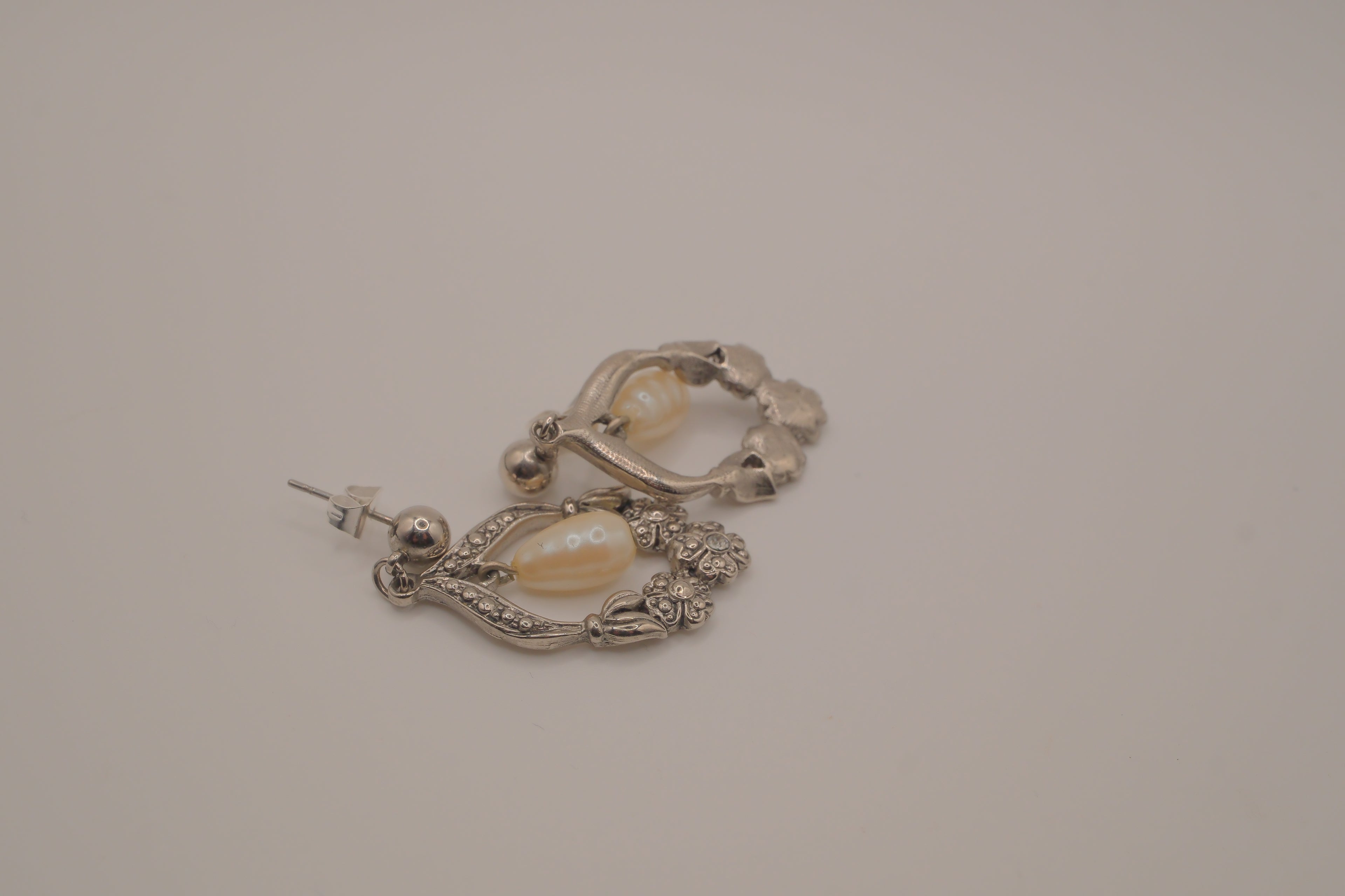 Avon "Romantic Renaissance" silver-tone drop earrings