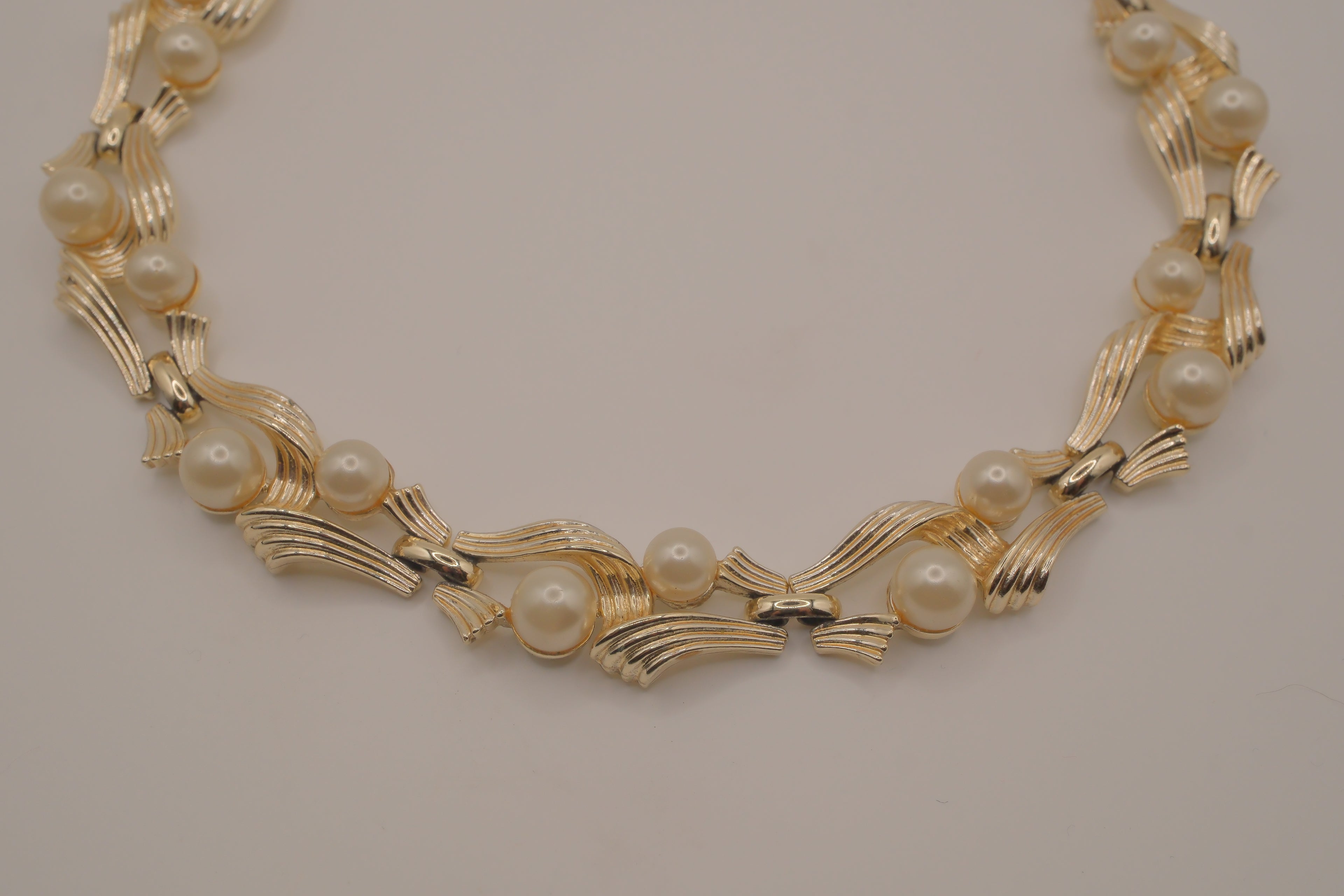 Lisner mid-century faux pearl link choker necklace
