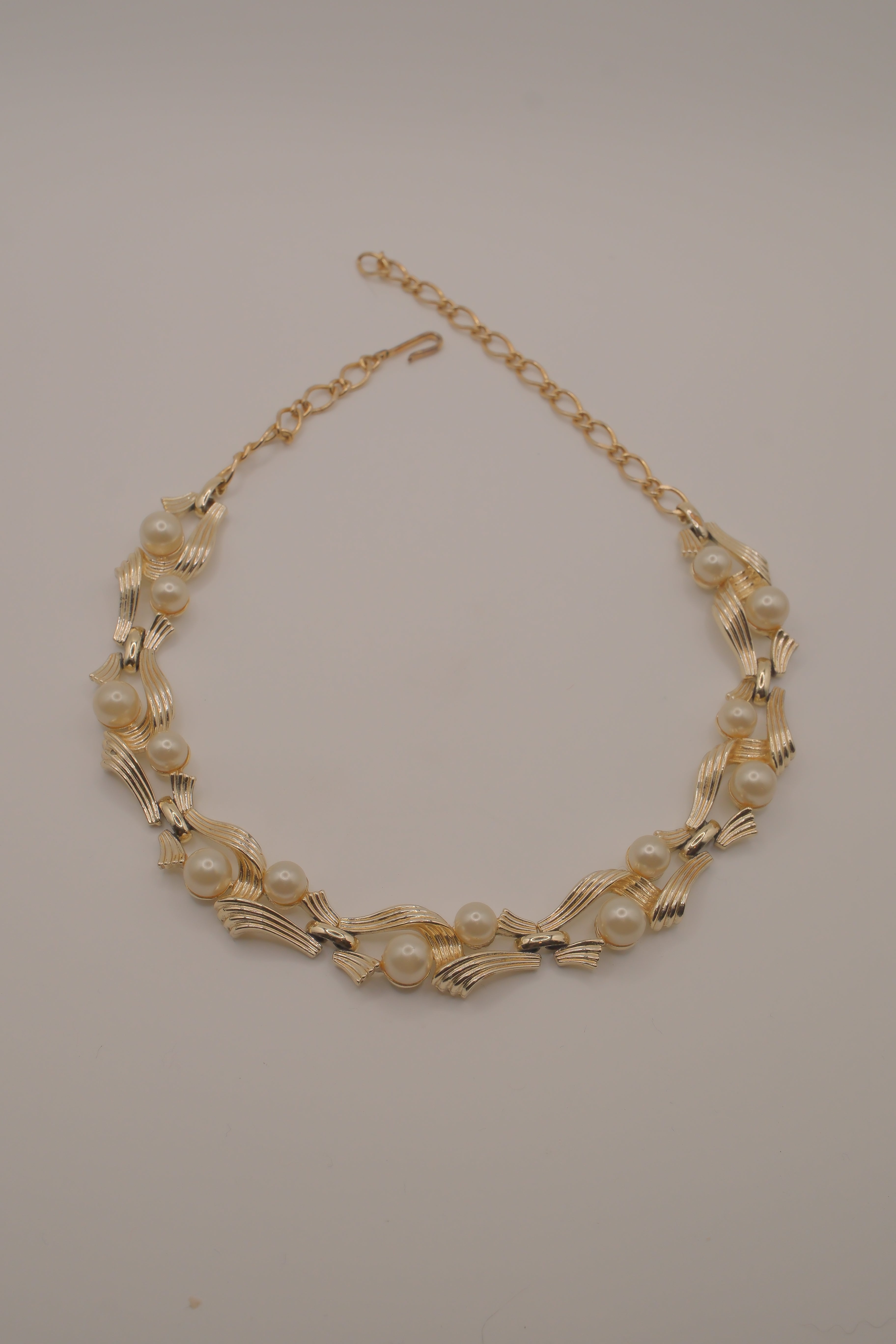 Lisner mid-century faux pearl link choker necklace