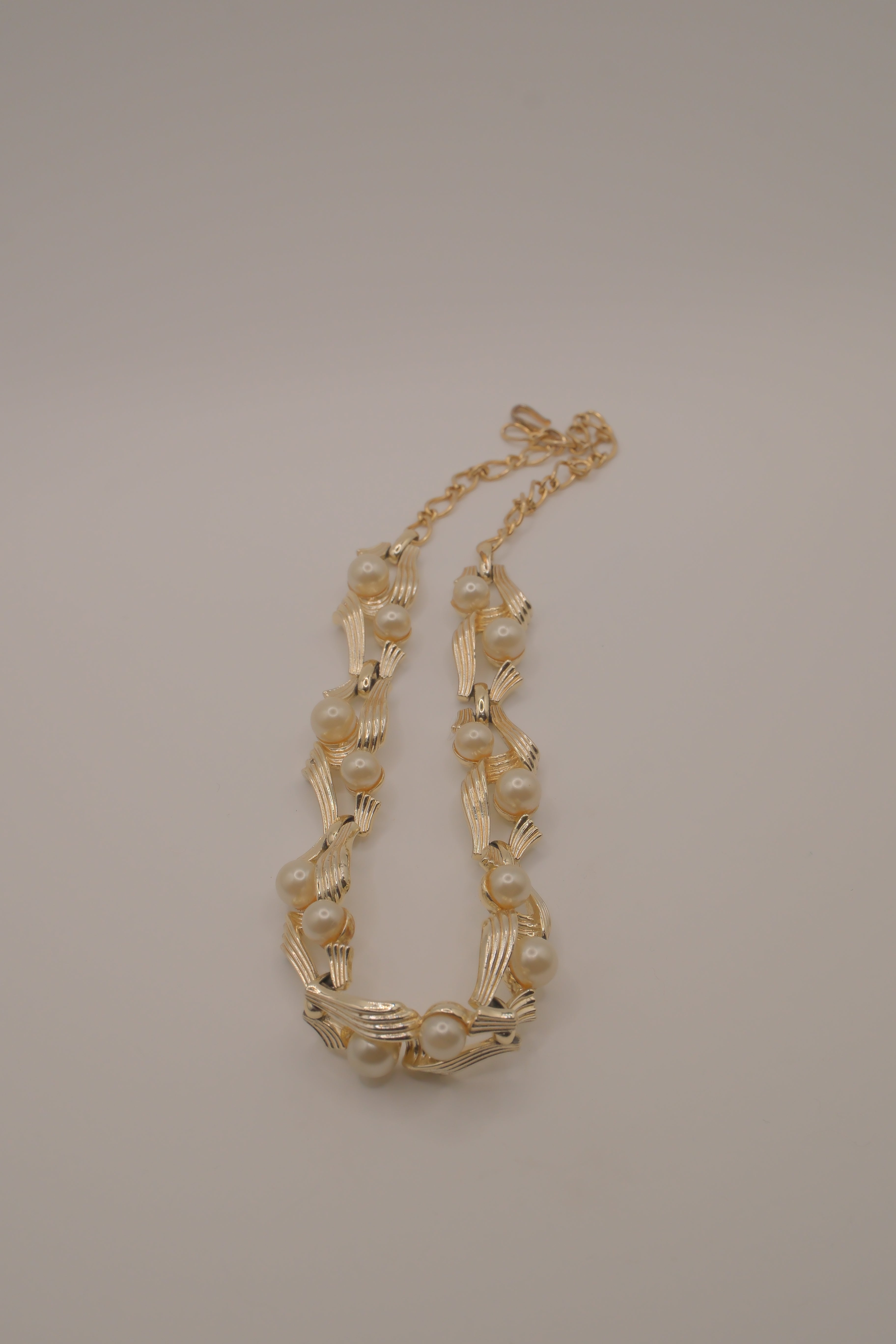 Lisner mid-century faux pearl link choker necklace