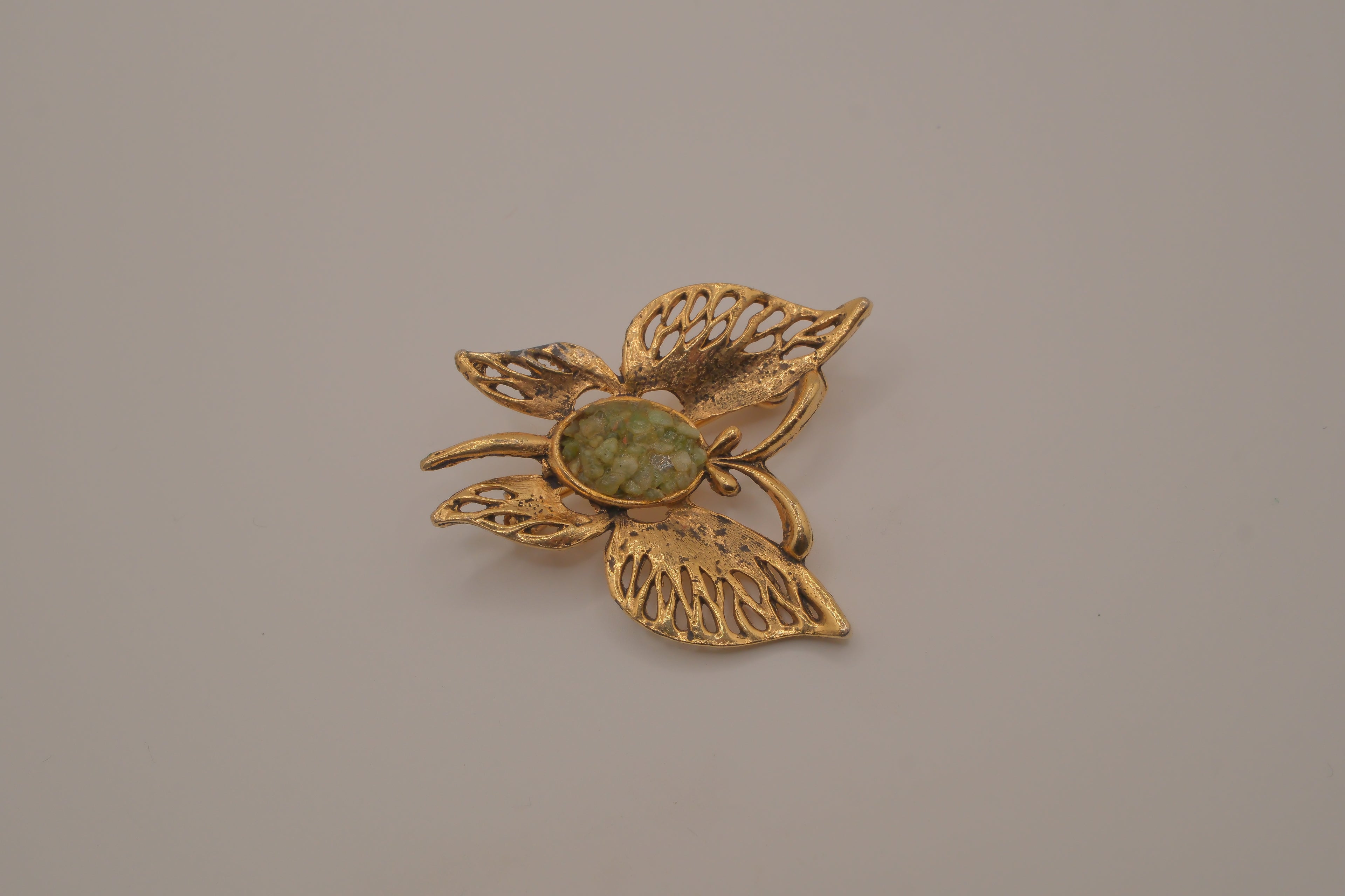 Vintage crushed jade gold-tone butterfly brooch