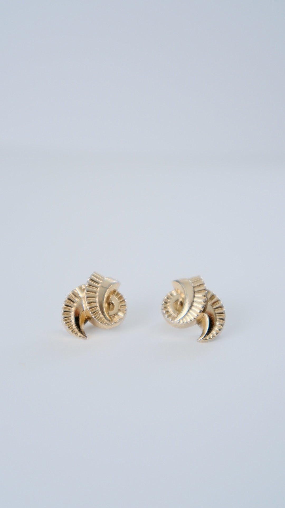 Vintage Coro Pat. Pend Gold Clip-on earrings