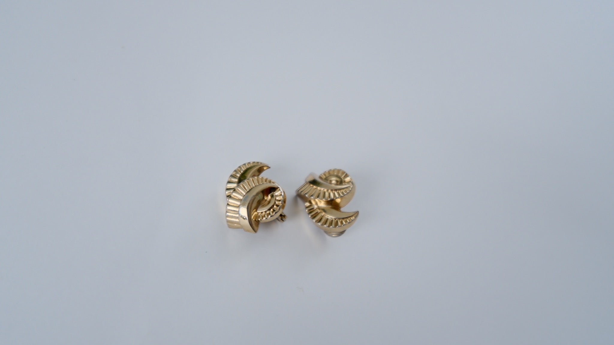 Vintage Coro Pat. Pend Gold Clip-on earrings