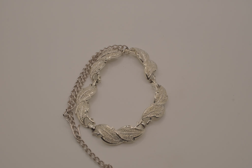 Vintage mid-century silver-tone choker necklace