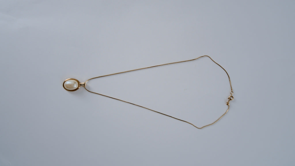 Vintage Avon Pearl Gold Necklace