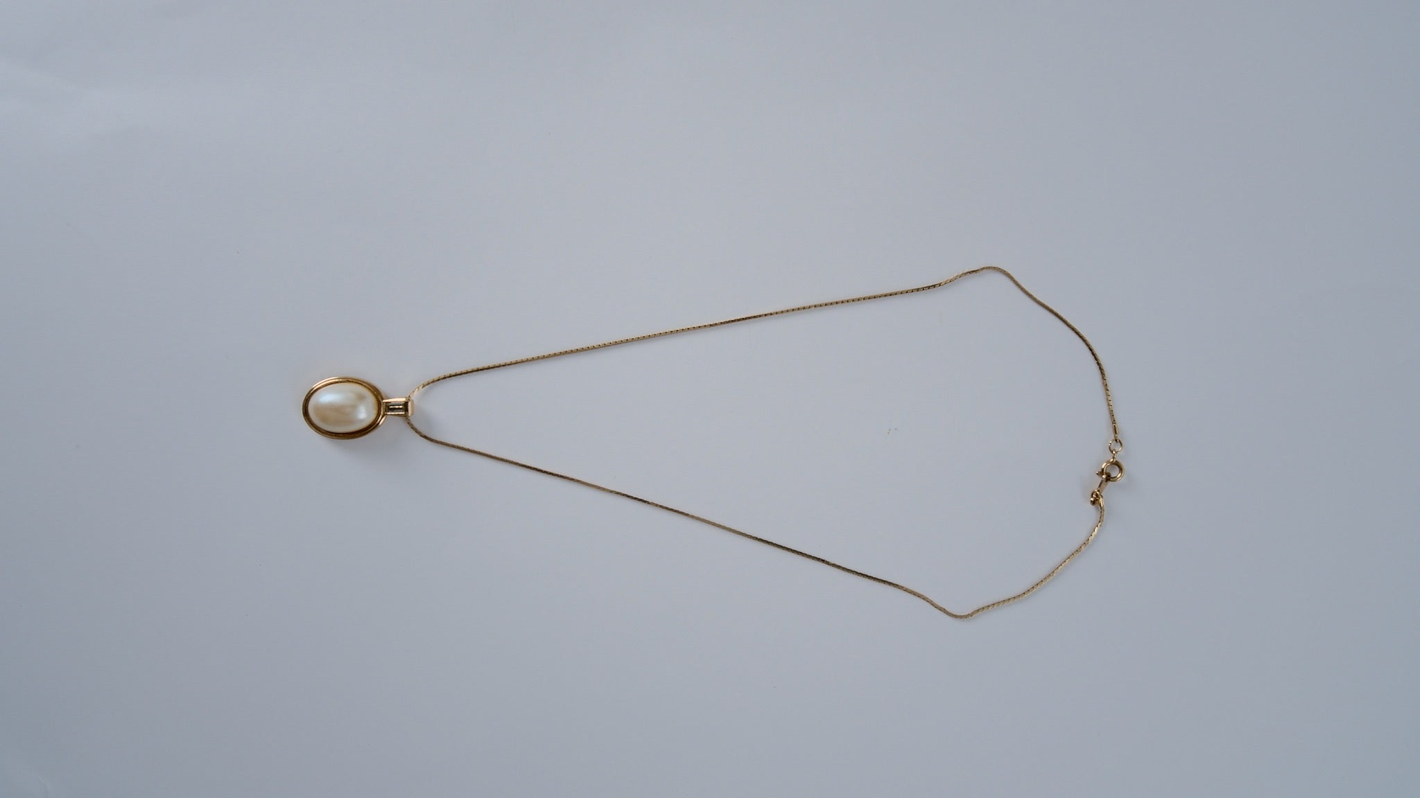 Vintage Avon Pearl Gold Necklace