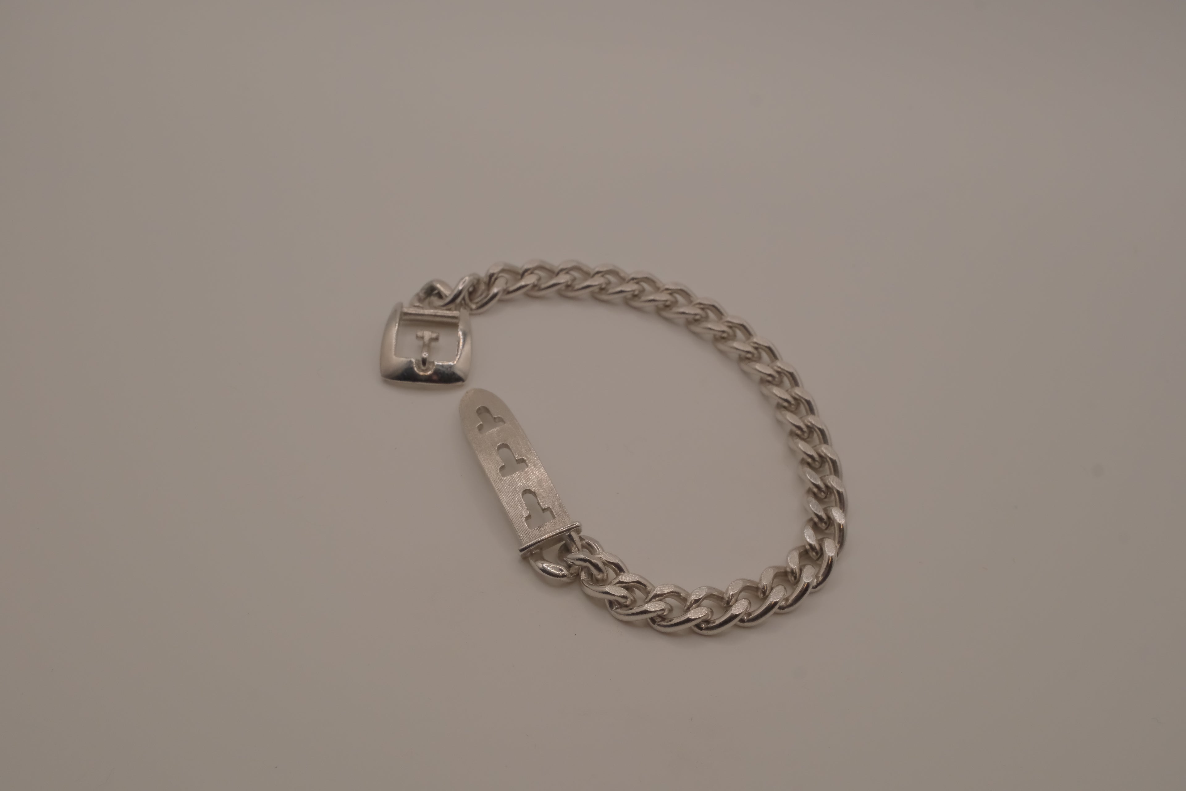 Vintage Avon silver-tone belt buckle chain bracelet