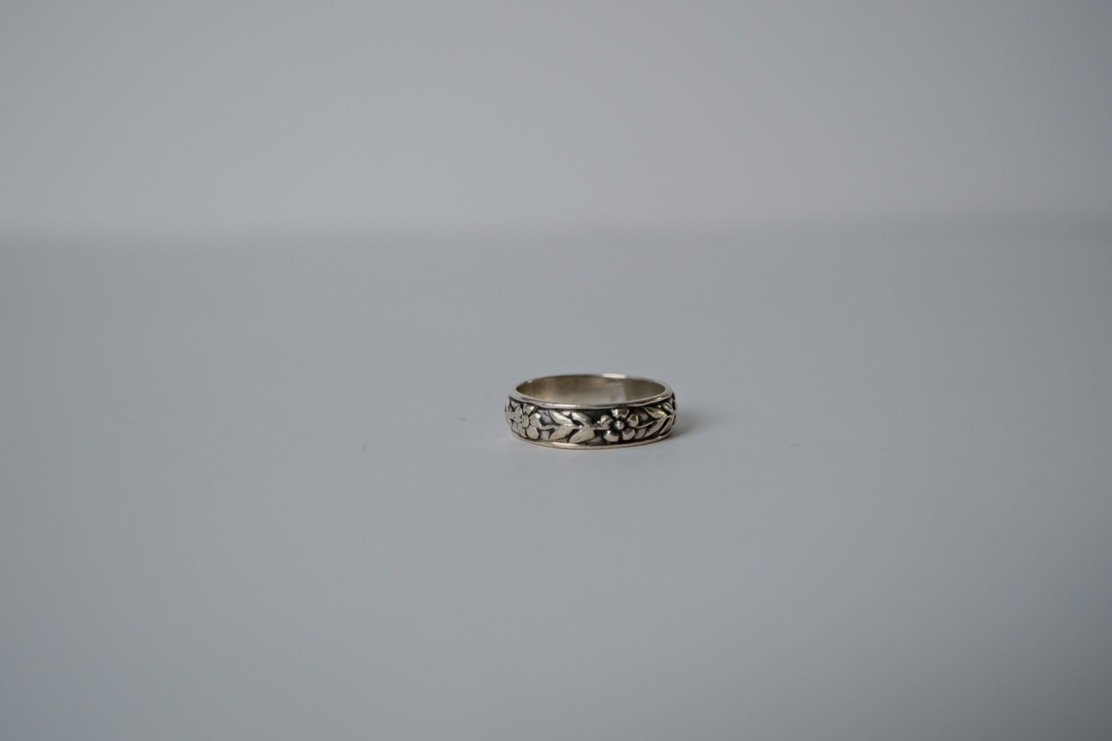 Vintage Flower Band Sterling Silver Ring&nbsp;