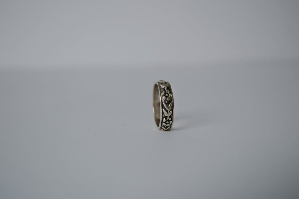 Vintage Flower Band Sterling Silver Ring&nbsp;