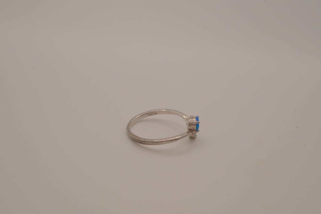 Dainty V-shape sterling silver ring with Opal stone