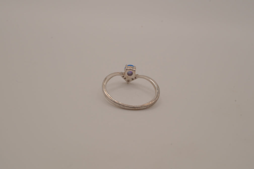Dainty V-shape sterling silver ring with Opal stone