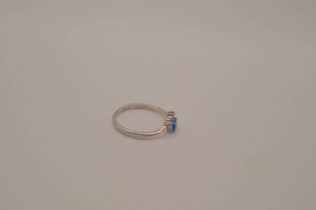 Dainty V-shape sterling silver ring with Opal stone